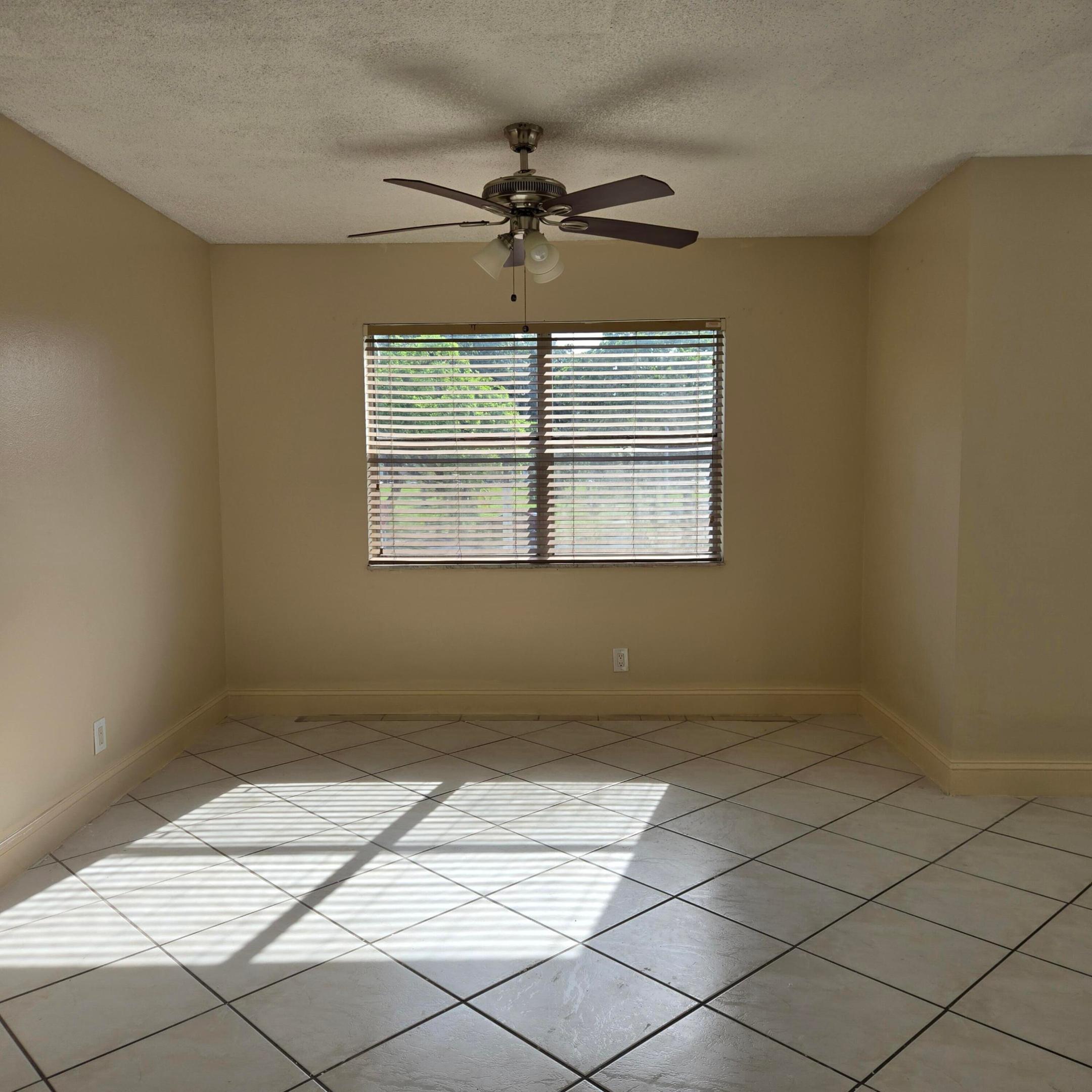 6061 N Falls Cir Drive 214 Property Photo 19