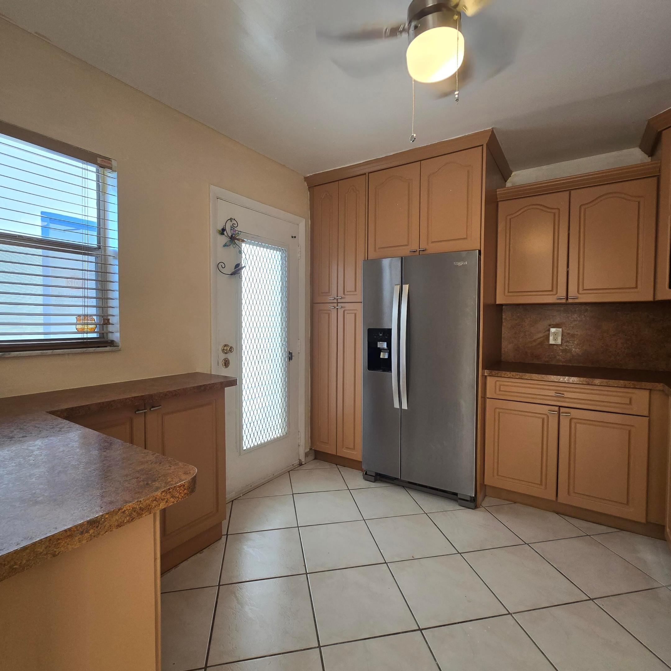 6061 N Falls Cir Drive 214 Property Photo 23