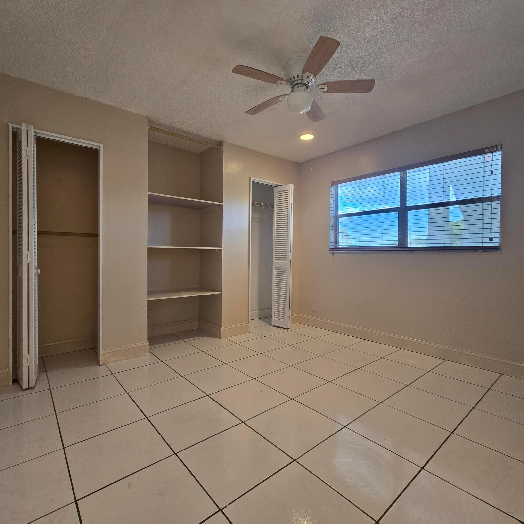 6061 N Falls Cir Drive 214 Property Photo 38