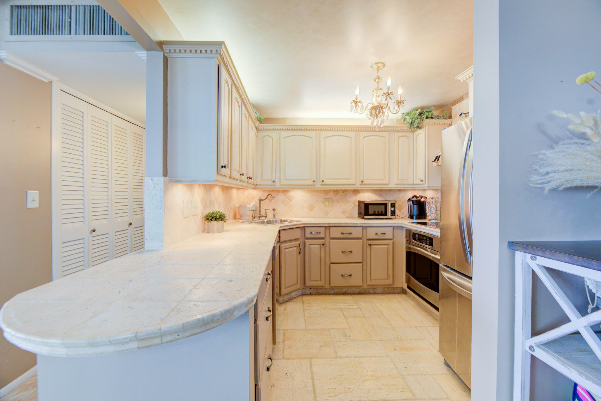 305 N Pompano Beach Boulevard 1404 Property Photo 4