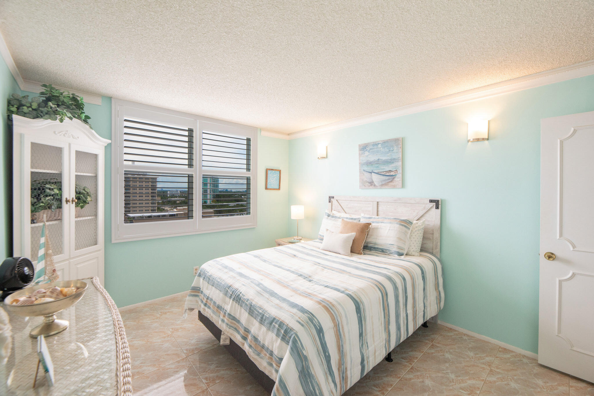 305 N Pompano Beach Boulevard 1404 Property Photo 26