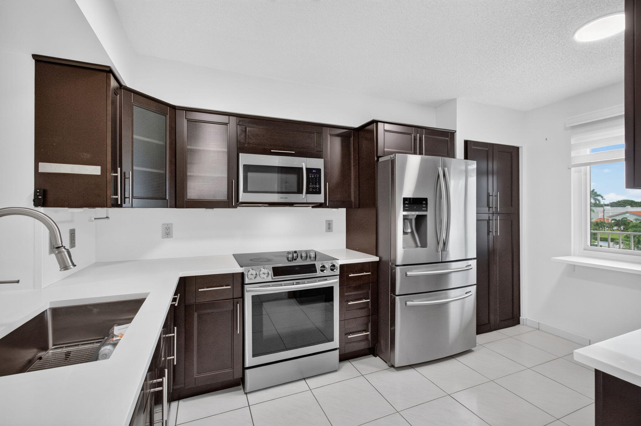 6065 Pointe Regal Circle 403 Property Photo 4