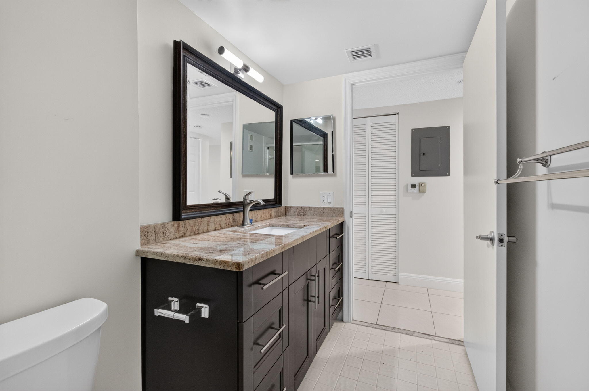 6065 Pointe Regal Circle 403 Property Photo 14
