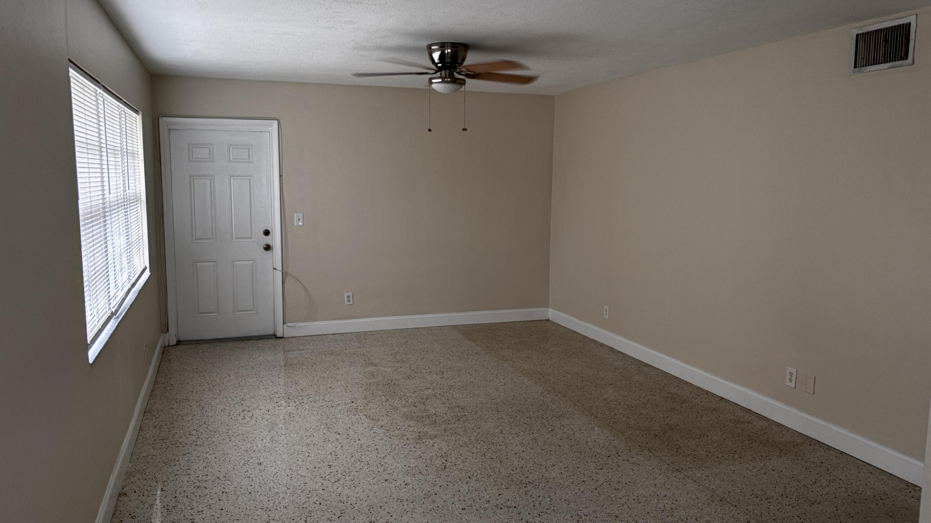 250 Ne 40th Street 38 Property Photo 4
