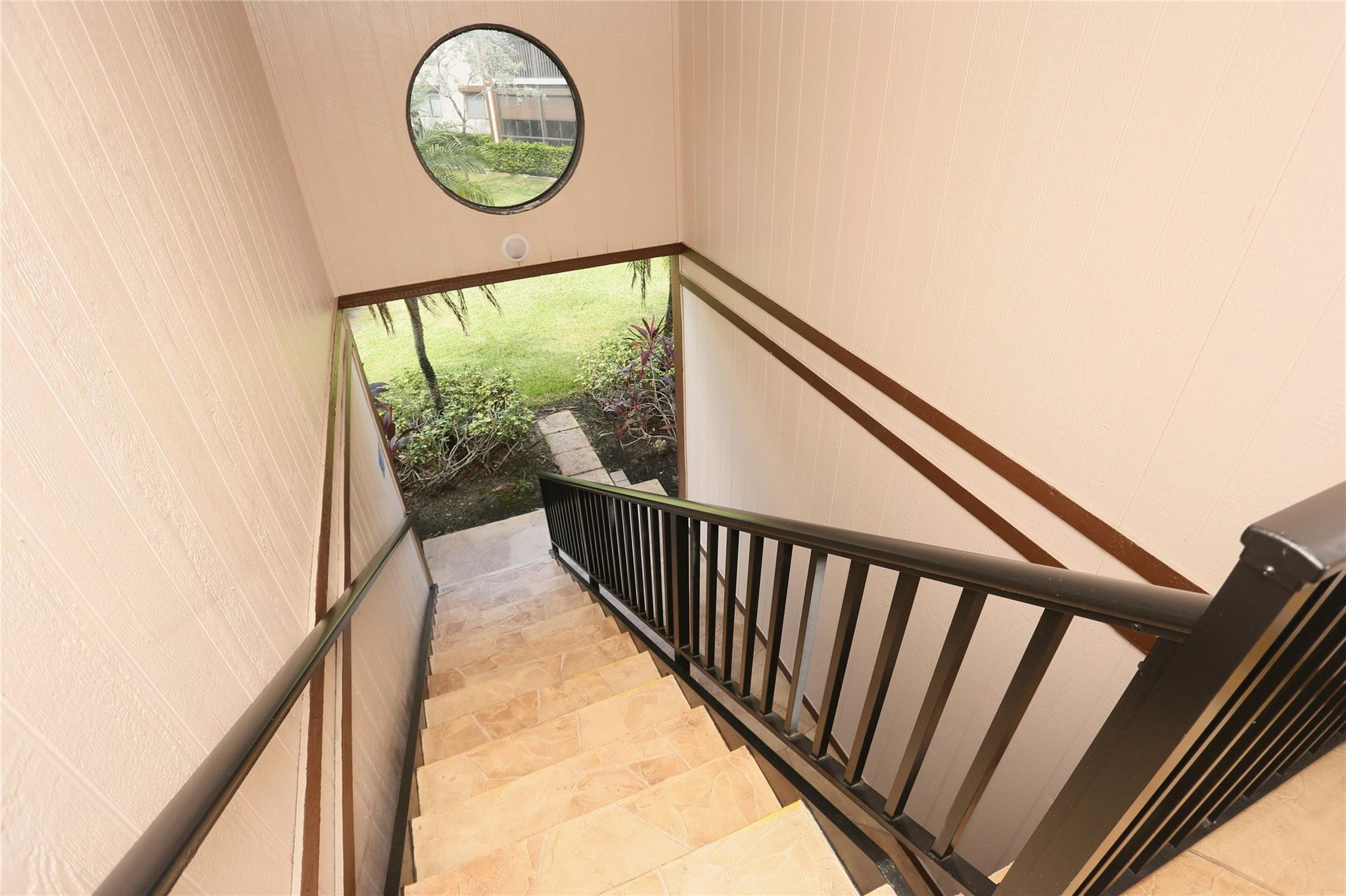 9712 S Belfort Circle Property Photo 6