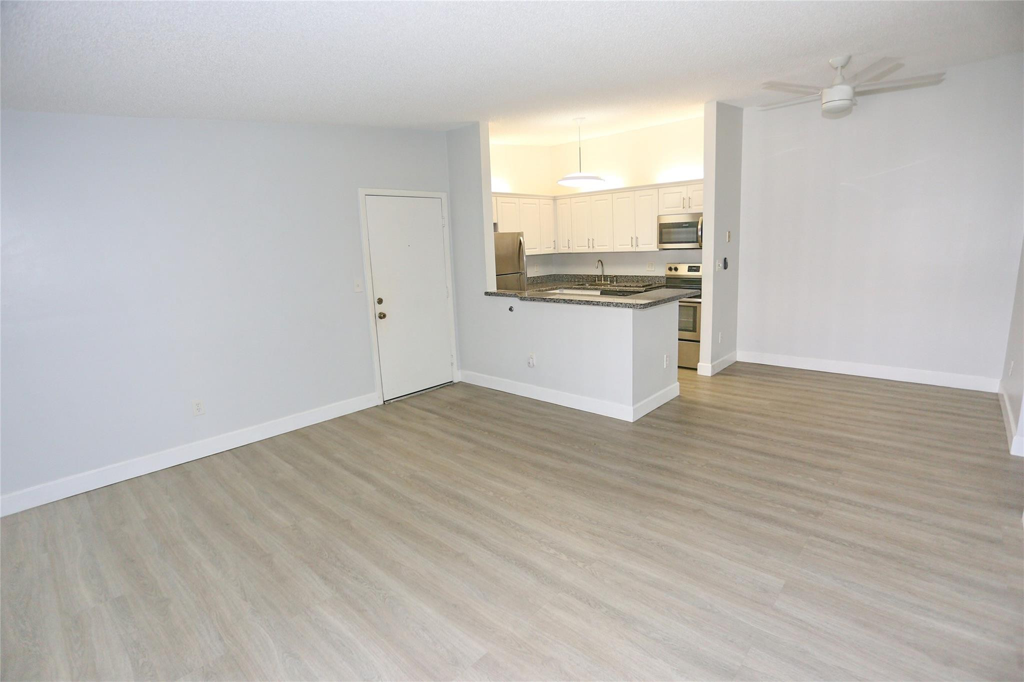 9712 S Belfort Circle Property Photo 11