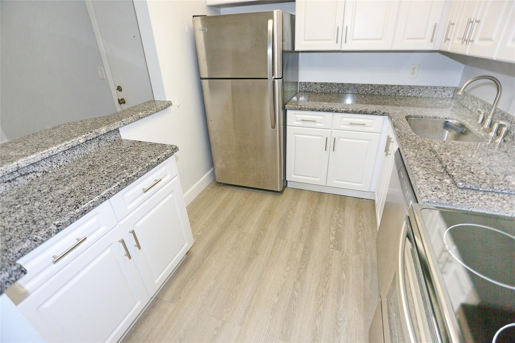 9712 S Belfort Circle Property Photo 16