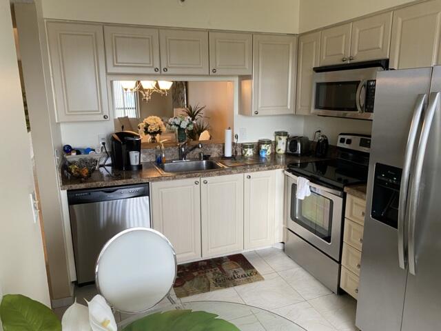 7076 Huntington Lane 805 Property Photo 10
