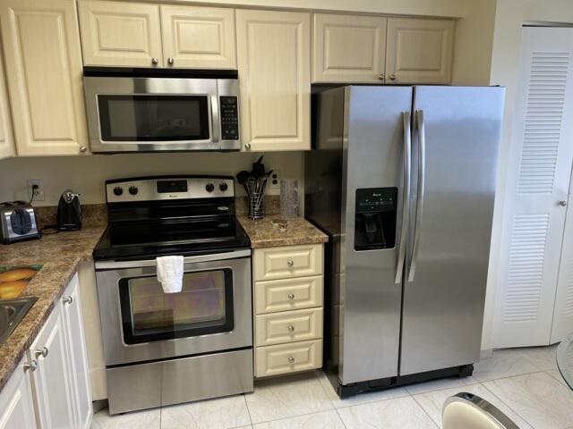 7076 Huntington Lane 805 Property Photo 28