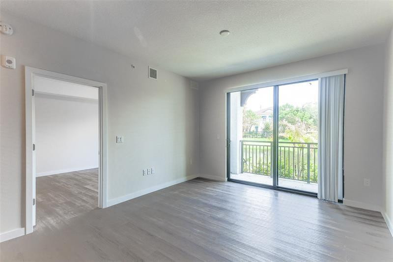 8894 Nw 44th Street 3-104 Property Photo 4