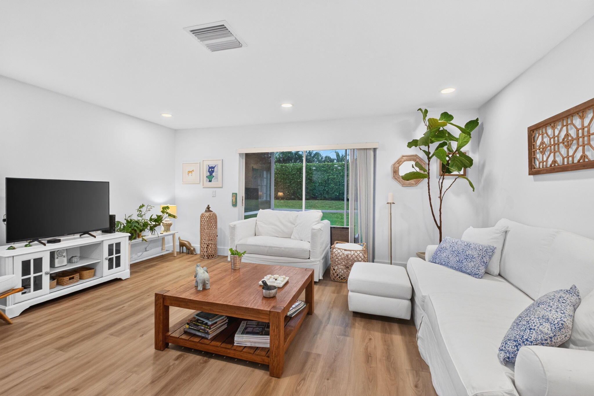 9854 Kamena Circle Property Photo 6