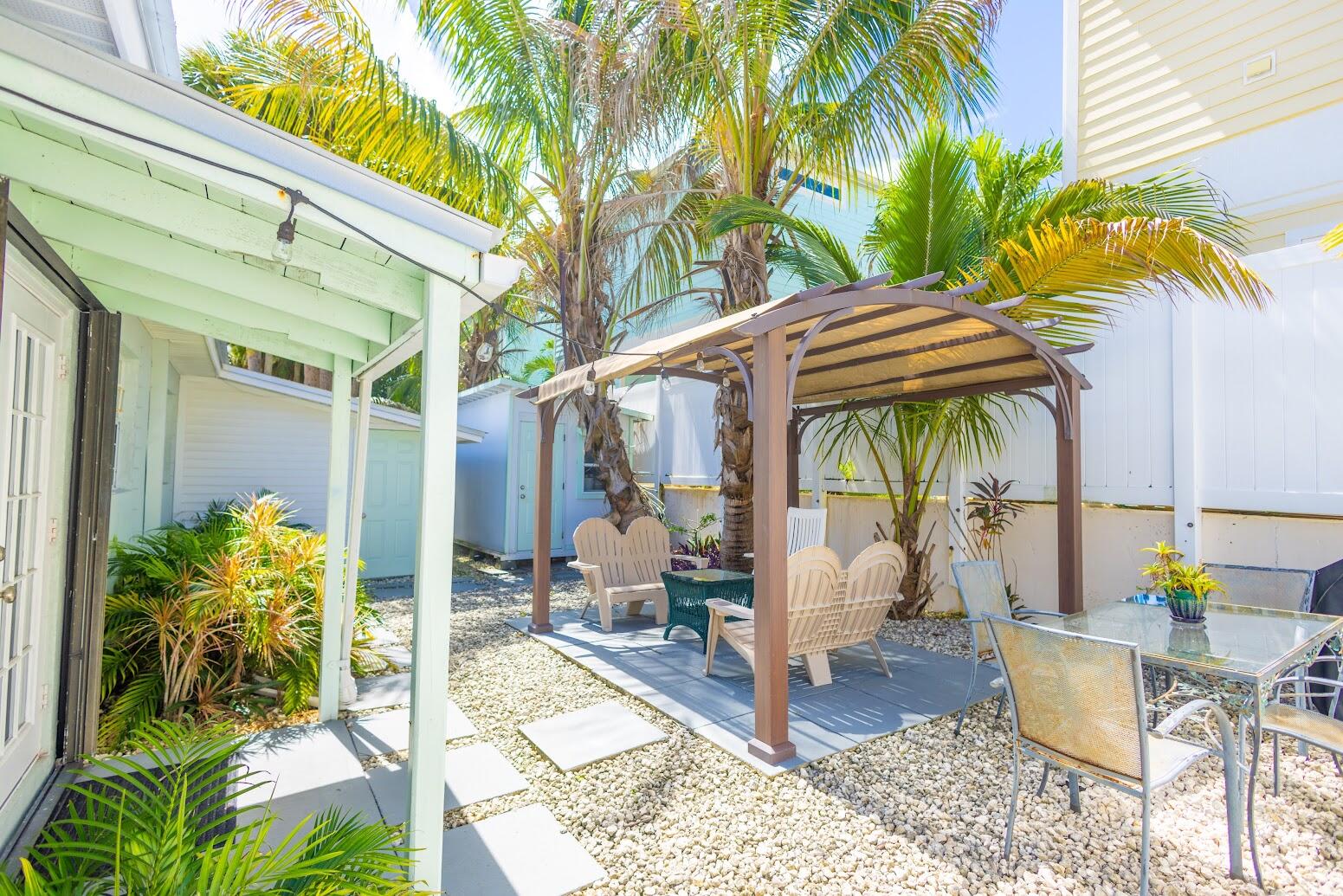 2120-2130 Ne Flamingo Terrace Property Photo 10
