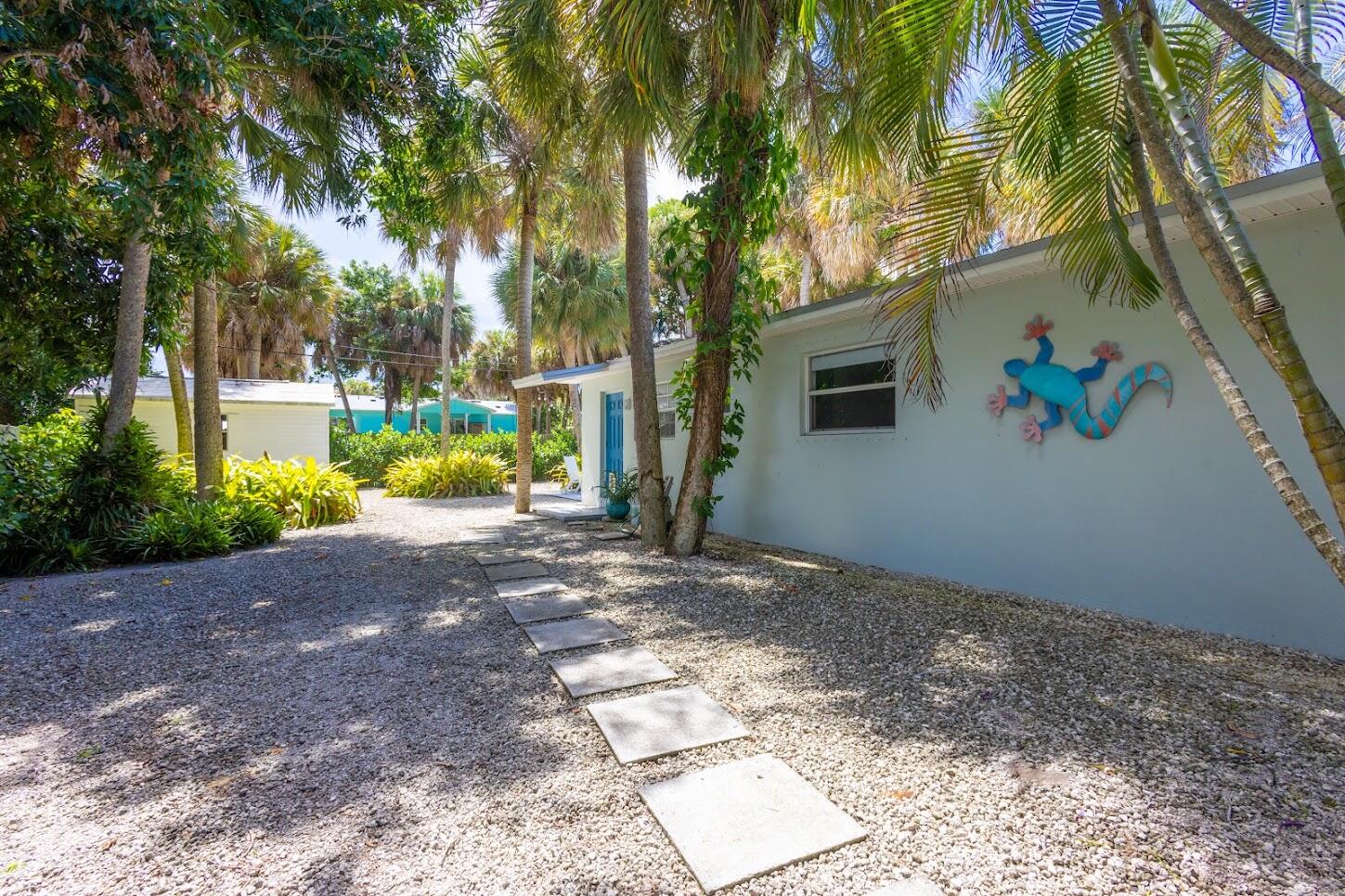 2120-2130 Ne Flamingo Terrace Property Photo 21