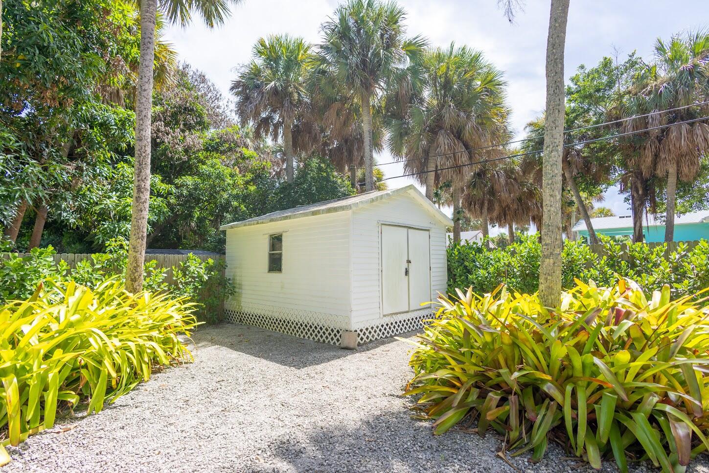 2120-2130 Ne Flamingo Terrace Property Photo 24