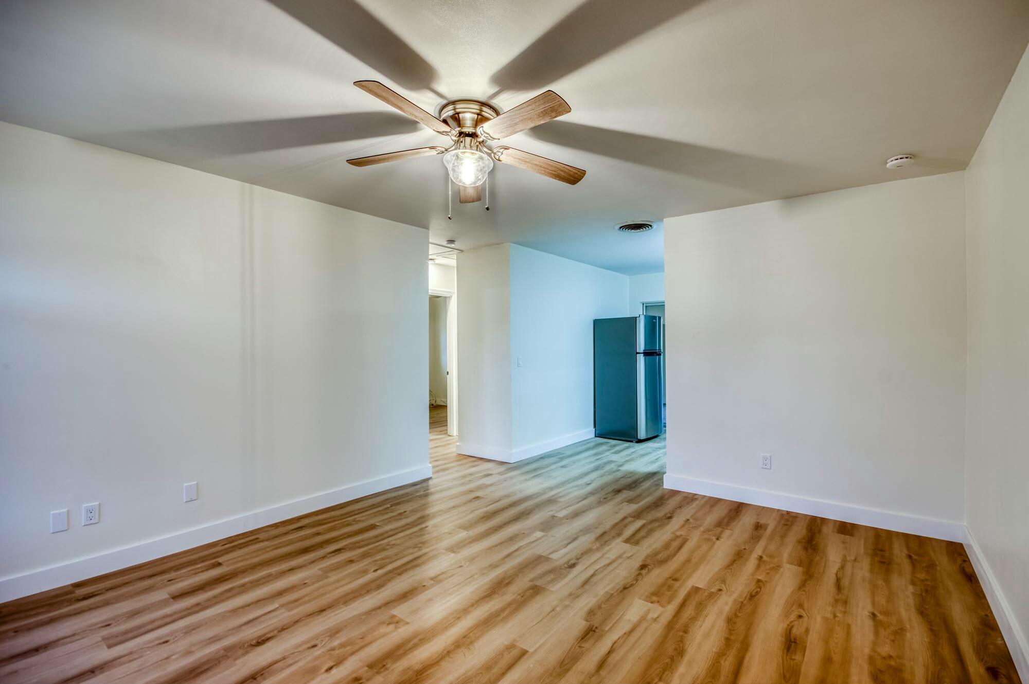 2319 Ne Rustic Way Property Photo 4