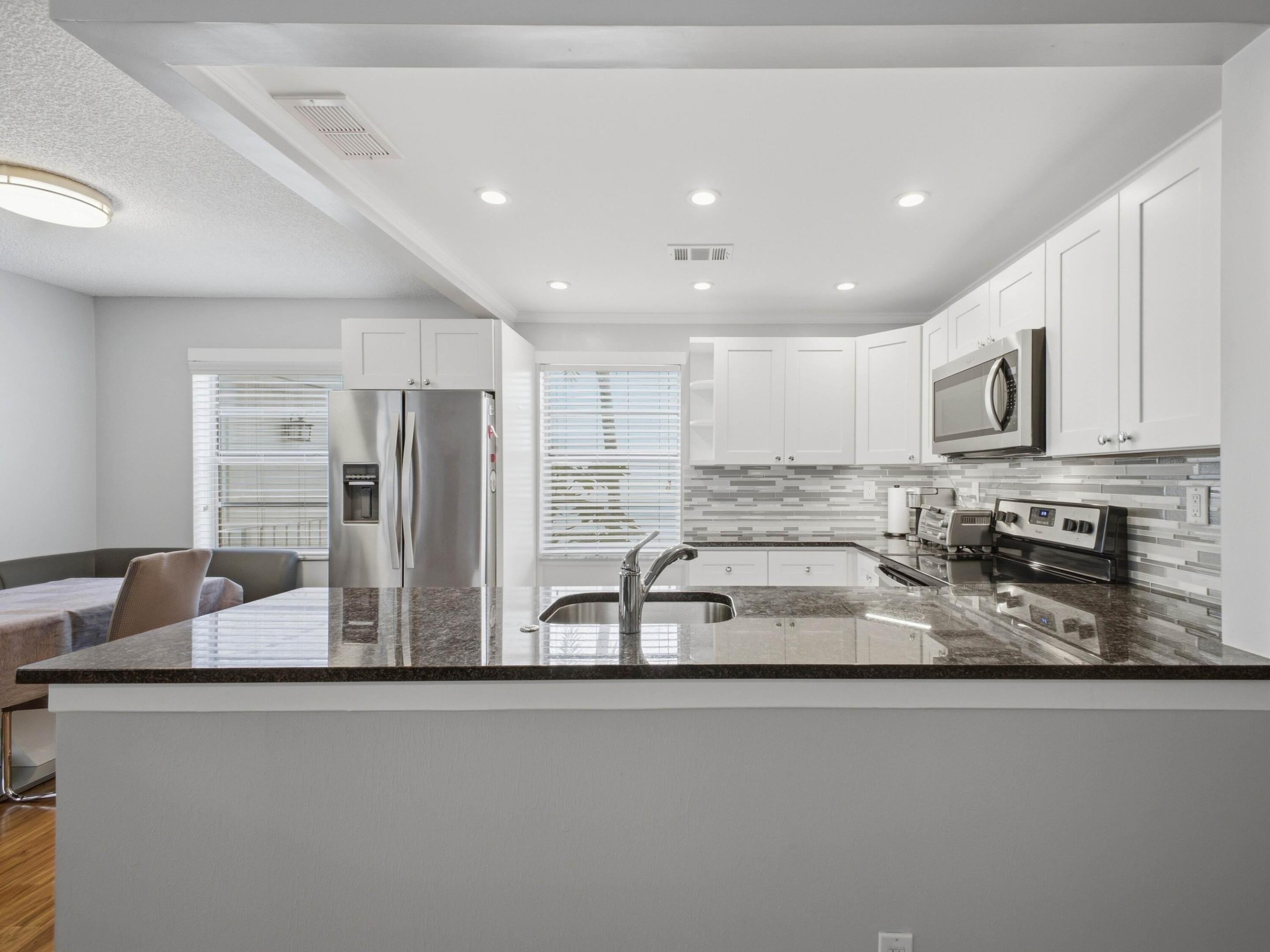 461 Capri J 461 Property Photo 2