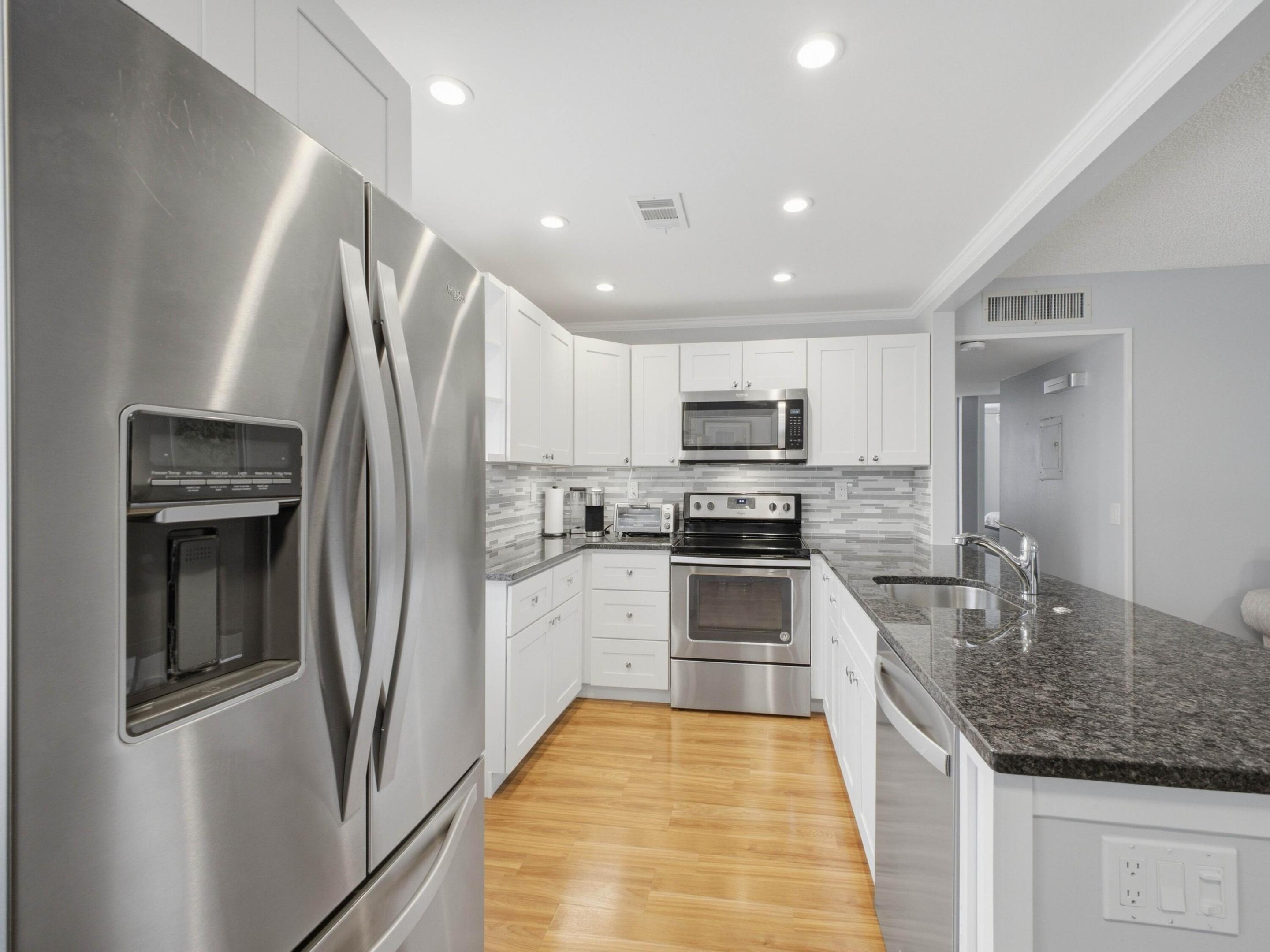 461 Capri J 461 Property Photo 4