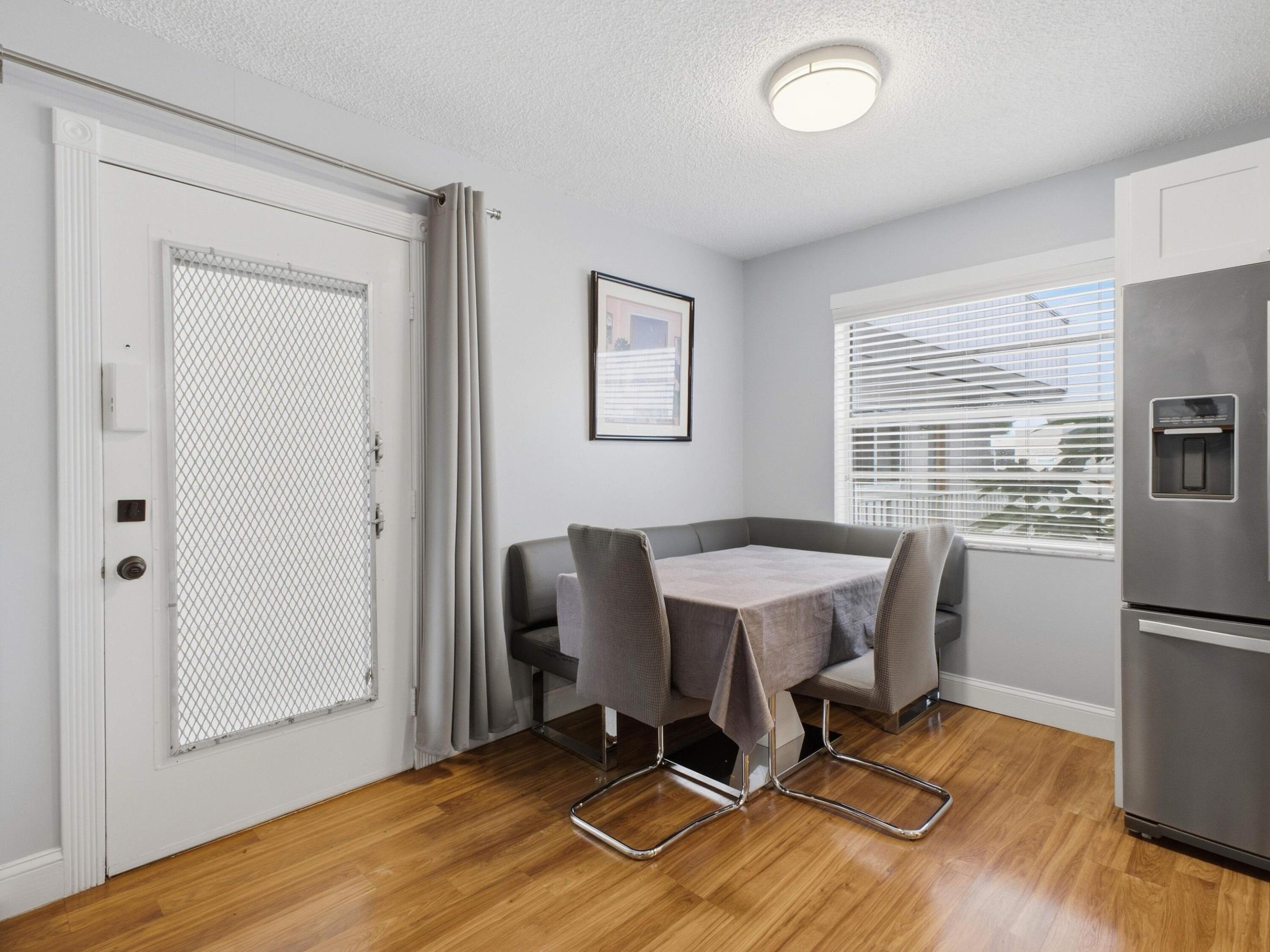 461 Capri J 461 Property Photo 5