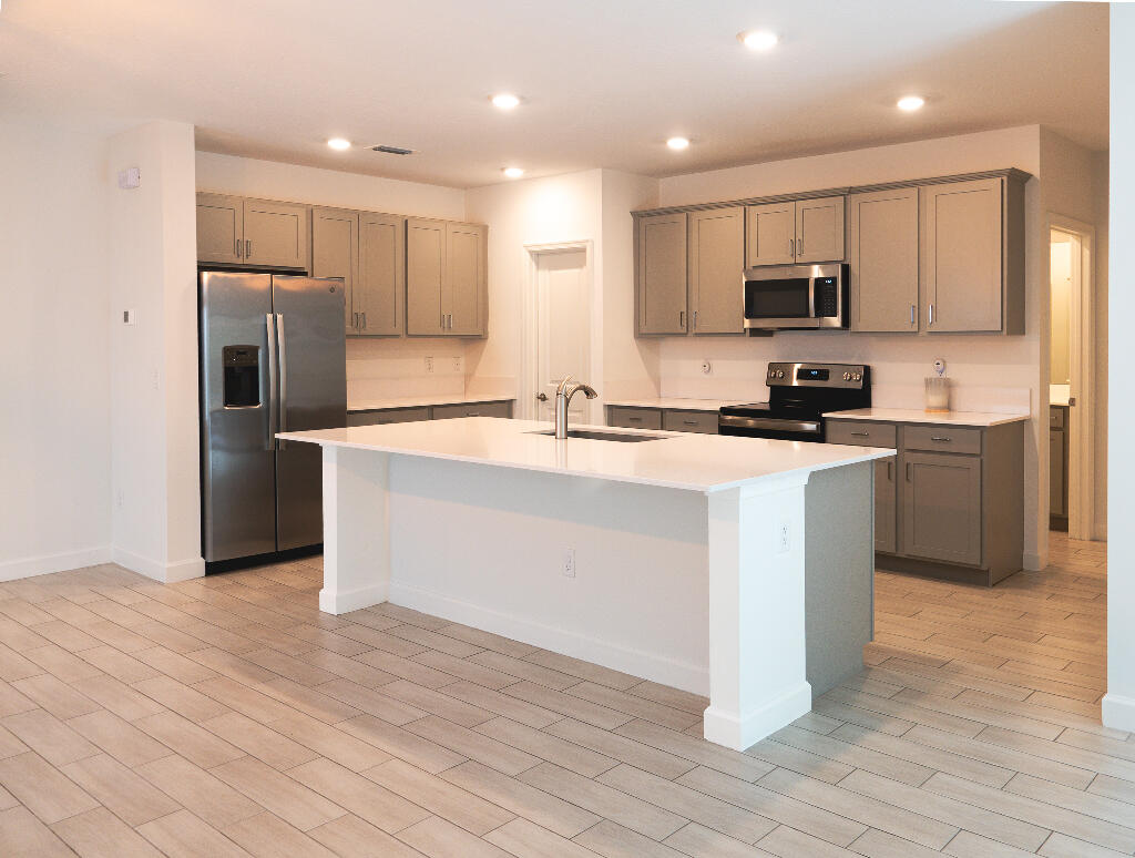 6060 Stonecrest Court Property Photo 6