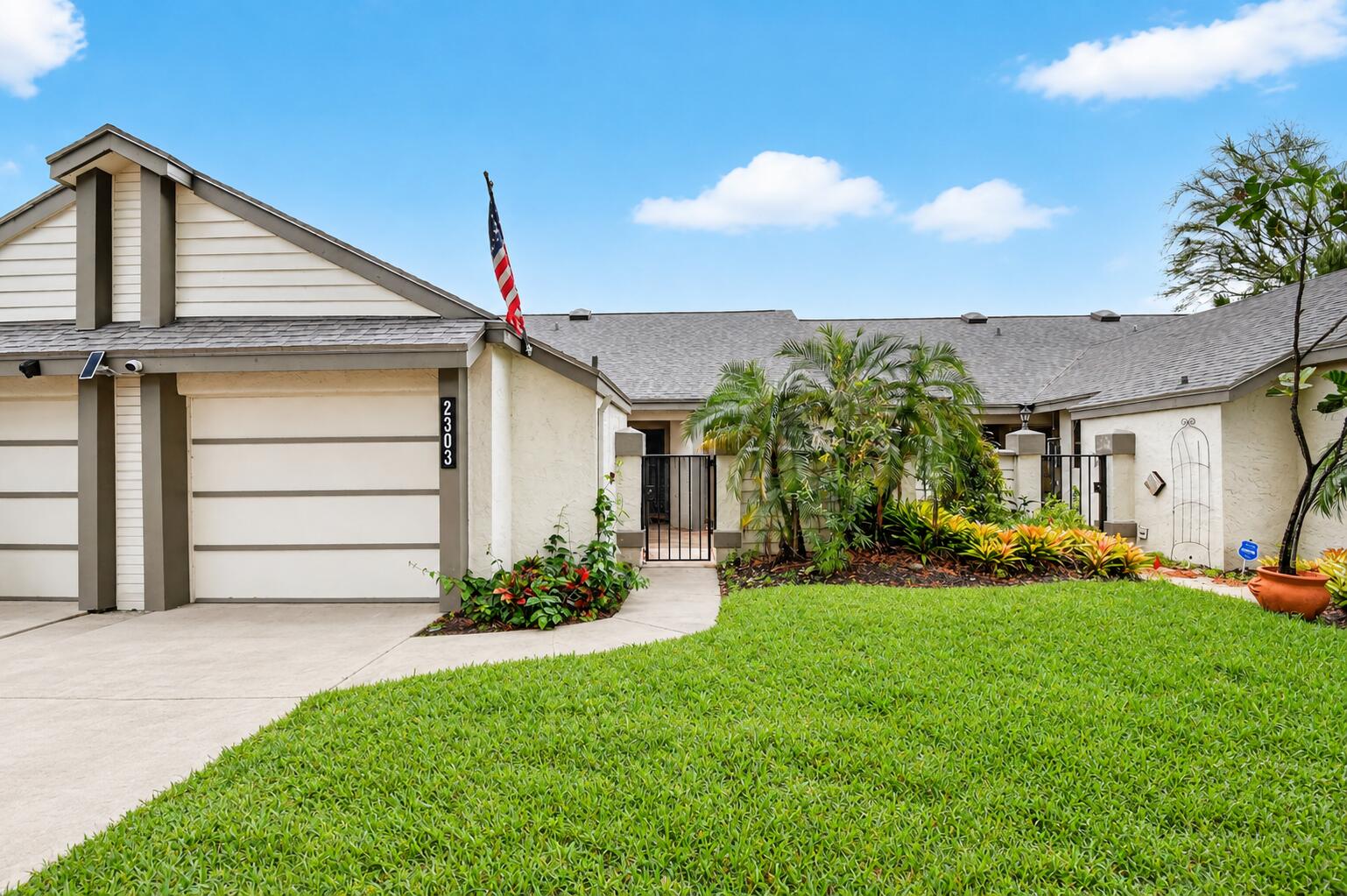 2303 Landings Boulevard Property Photo 1