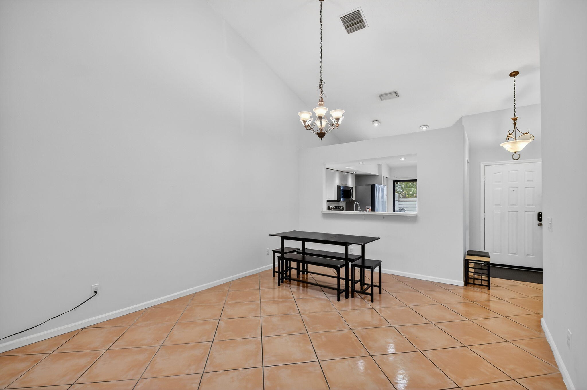 2303 Landings Boulevard Property Photo 9