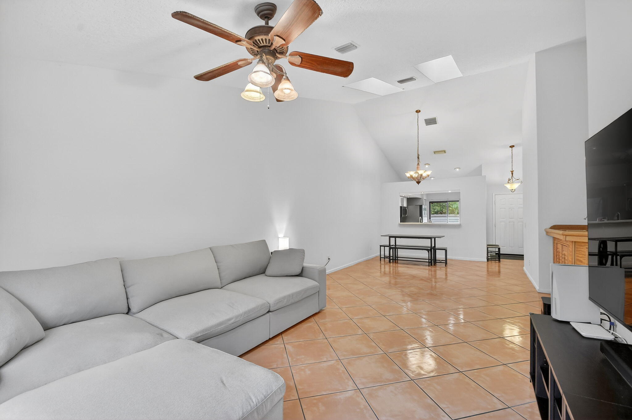 2303 Landings Boulevard Property Photo 16