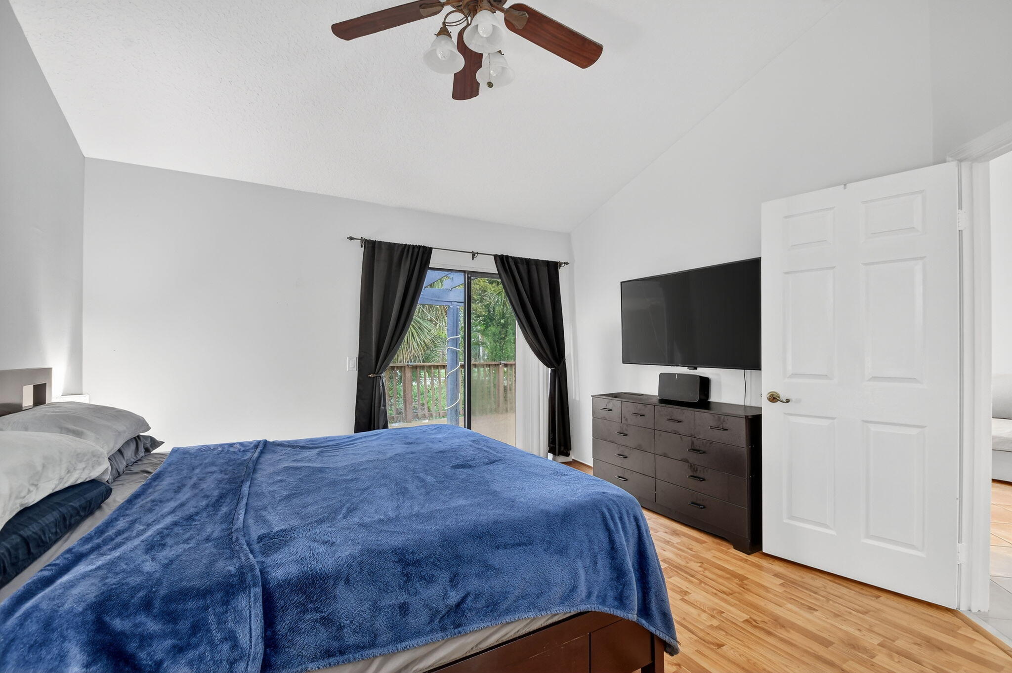 2303 Landings Boulevard Property Photo 19