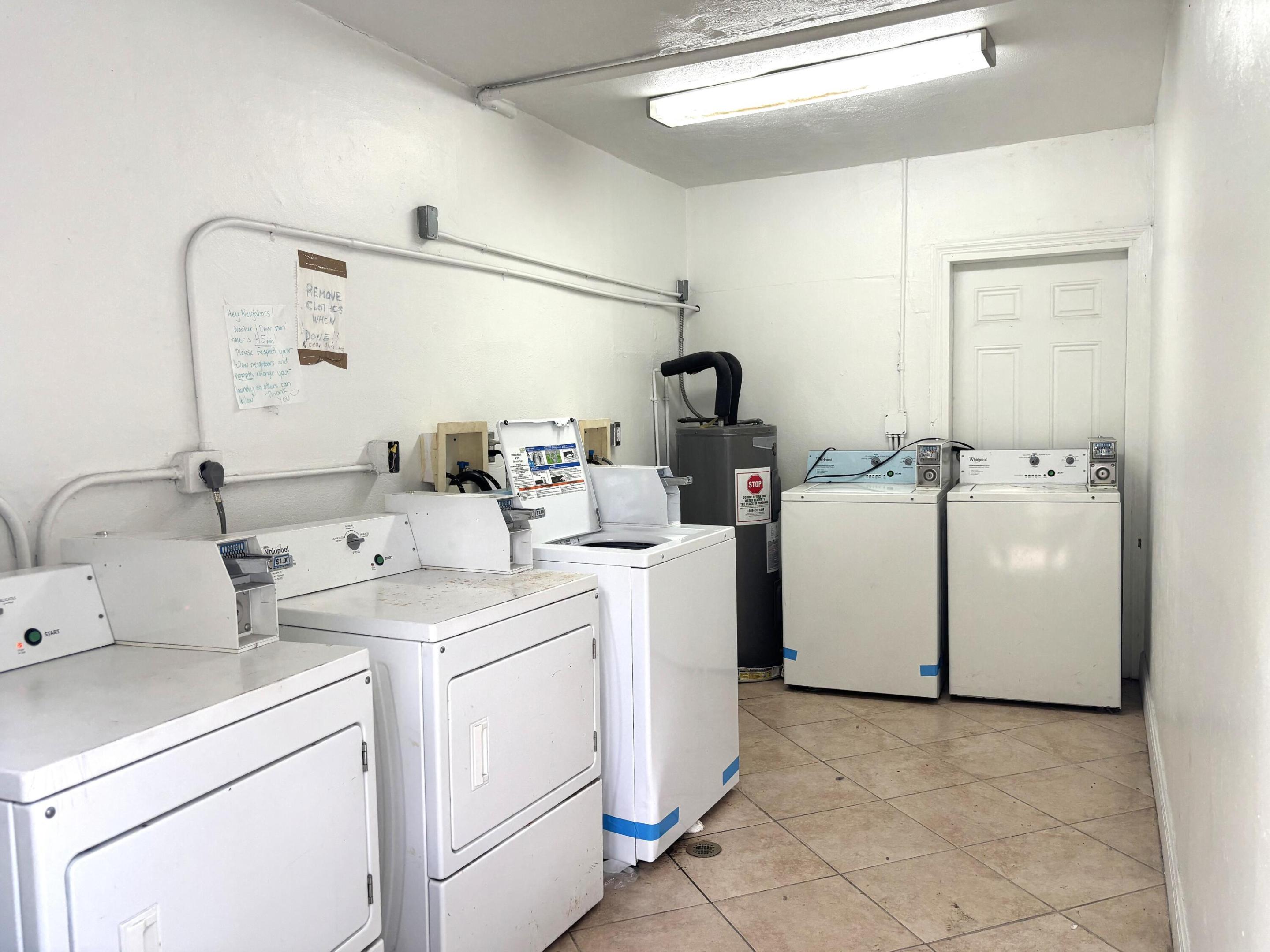 1916 Sw 11th Street Unit 4 Property Photo 2
