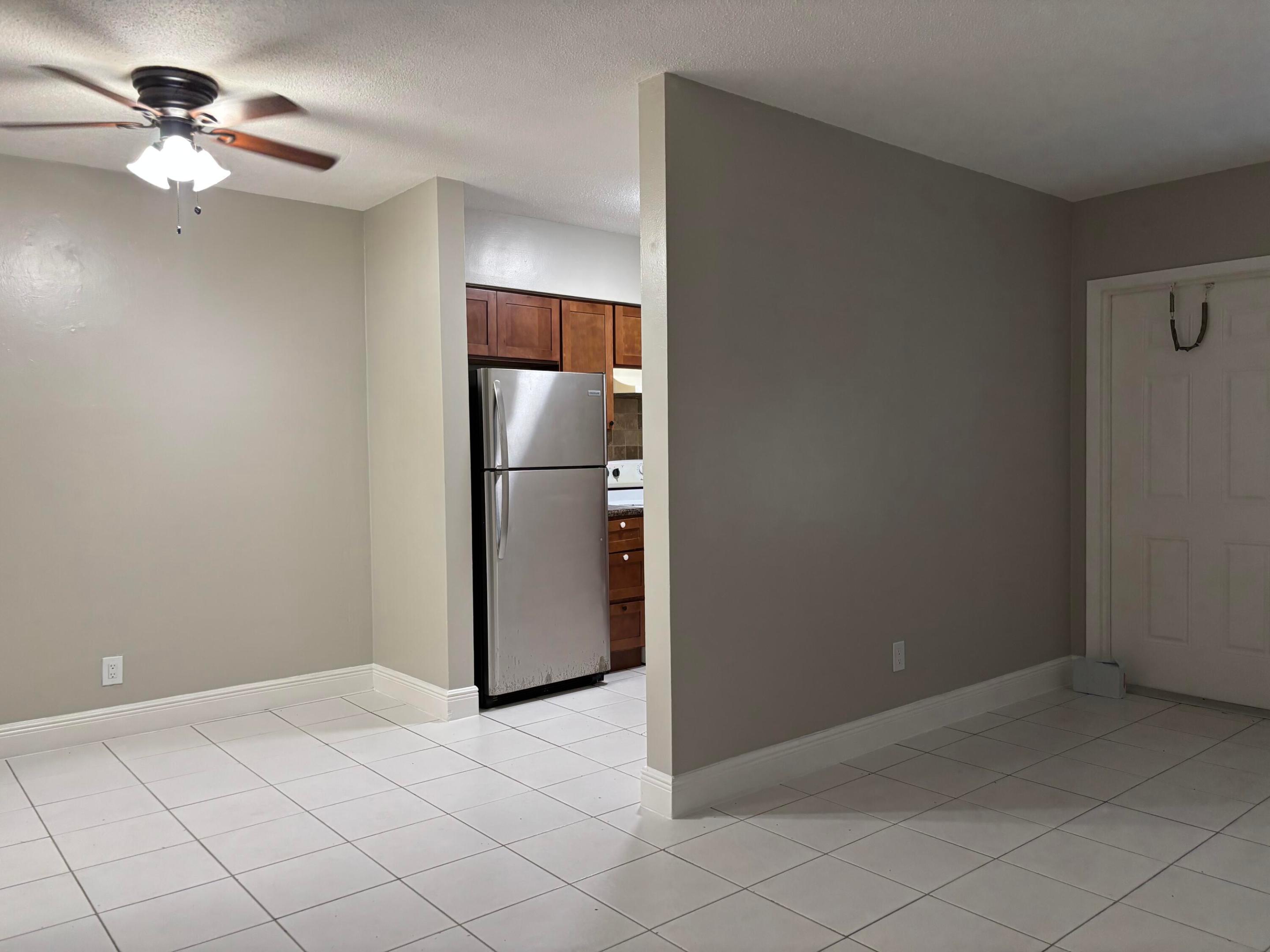 1916 Sw 11th Street Unit 4 Property Photo 4