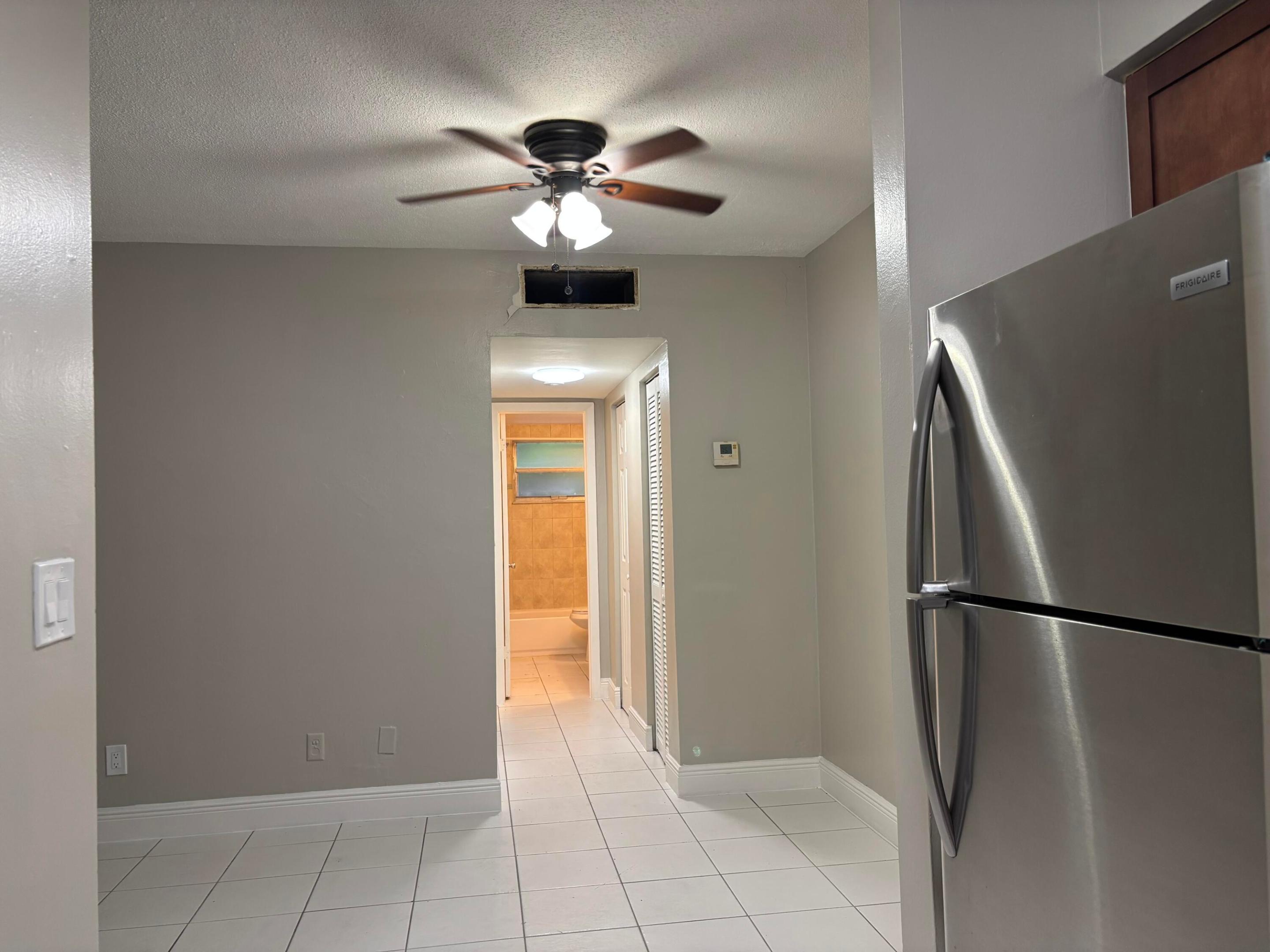 1916 Sw 11th Street Unit 4 Property Photo 6