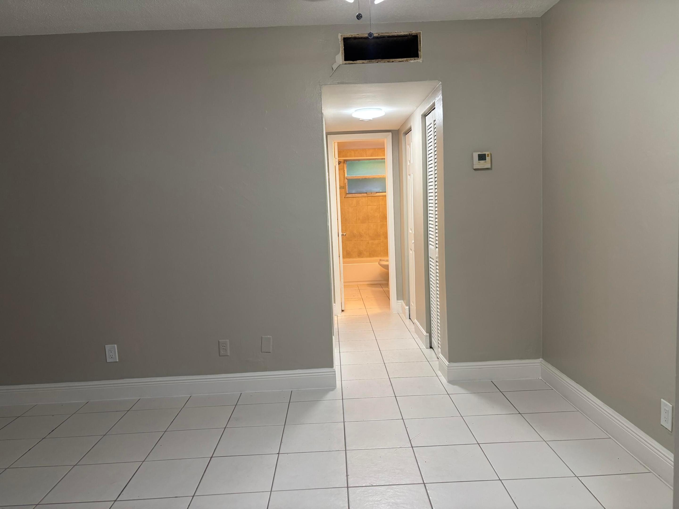 1916 Sw 11th Street Unit 4 Property Photo 7