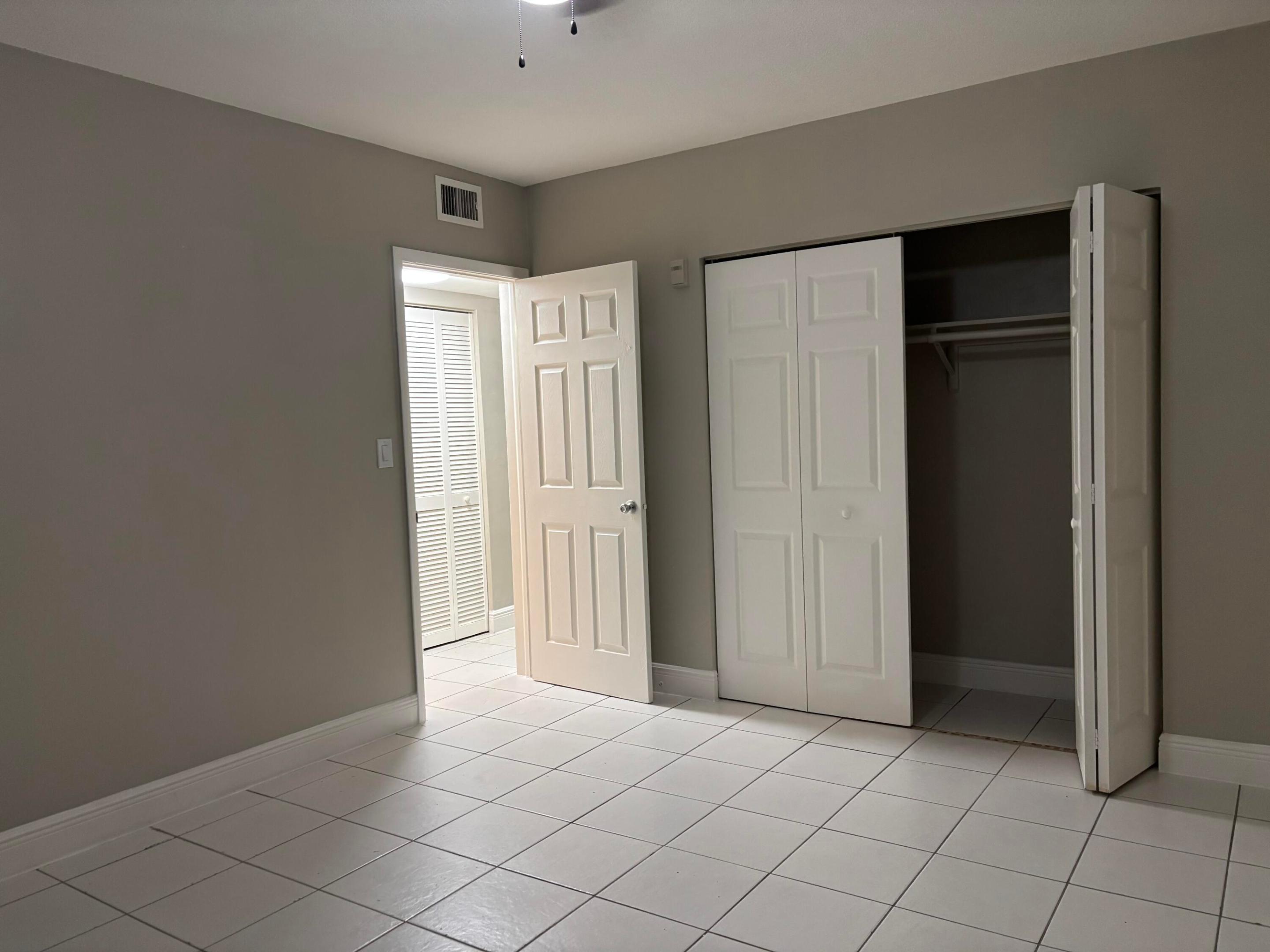 1916 Sw 11th Street Unit 4 Property Photo 10
