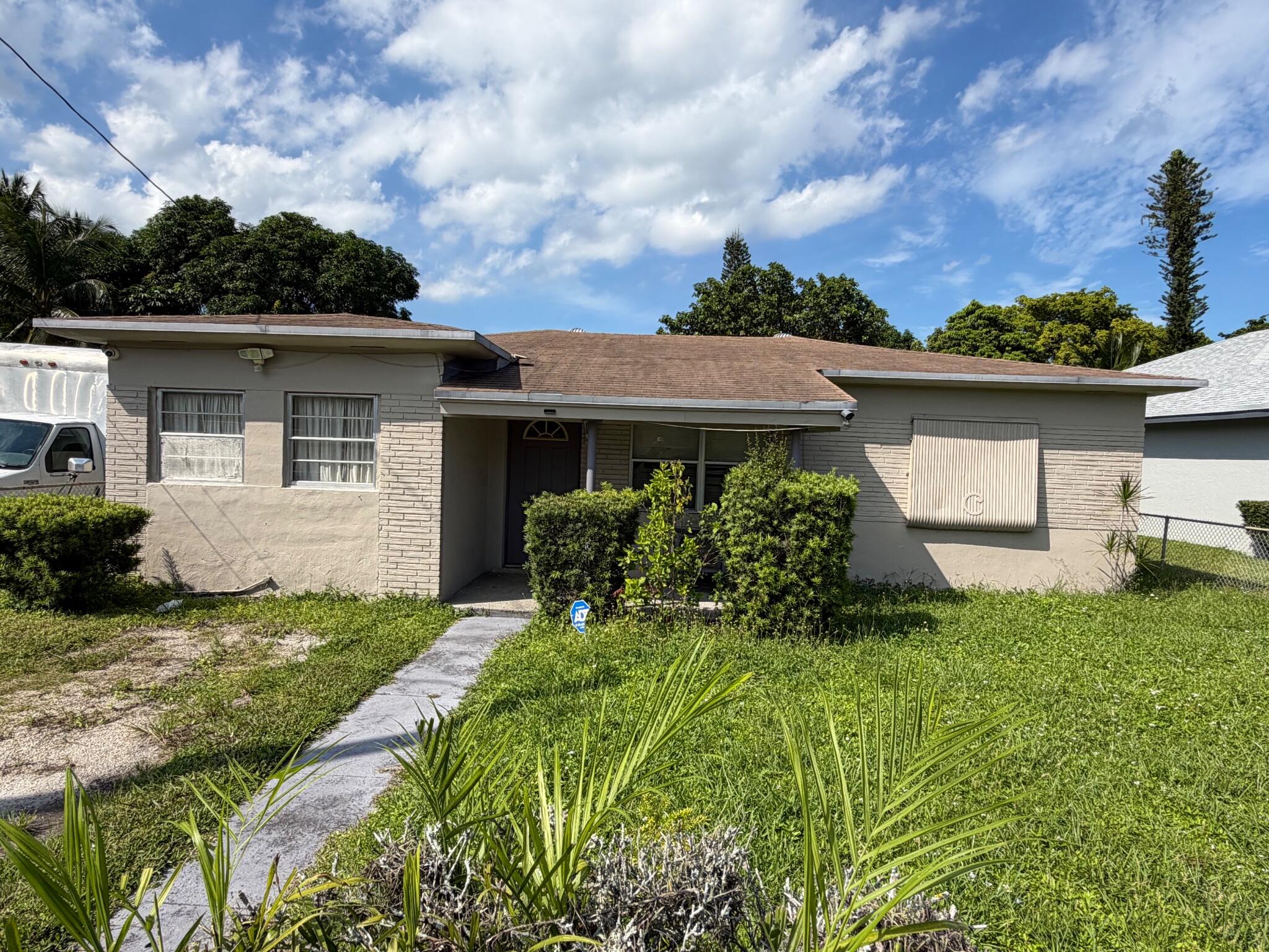 4311 Sw 19th Street Property Photo 1