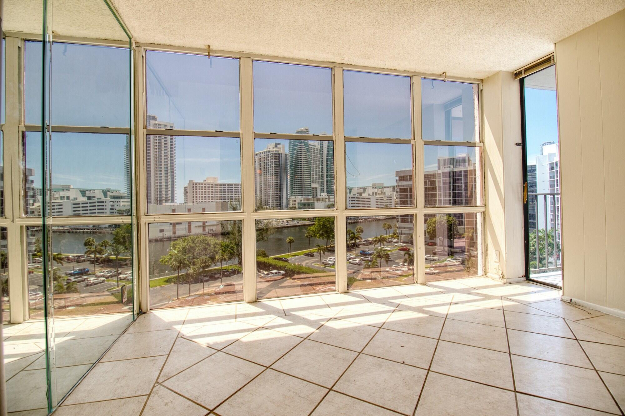 800 Parkview Drive 826 Property Photo 8