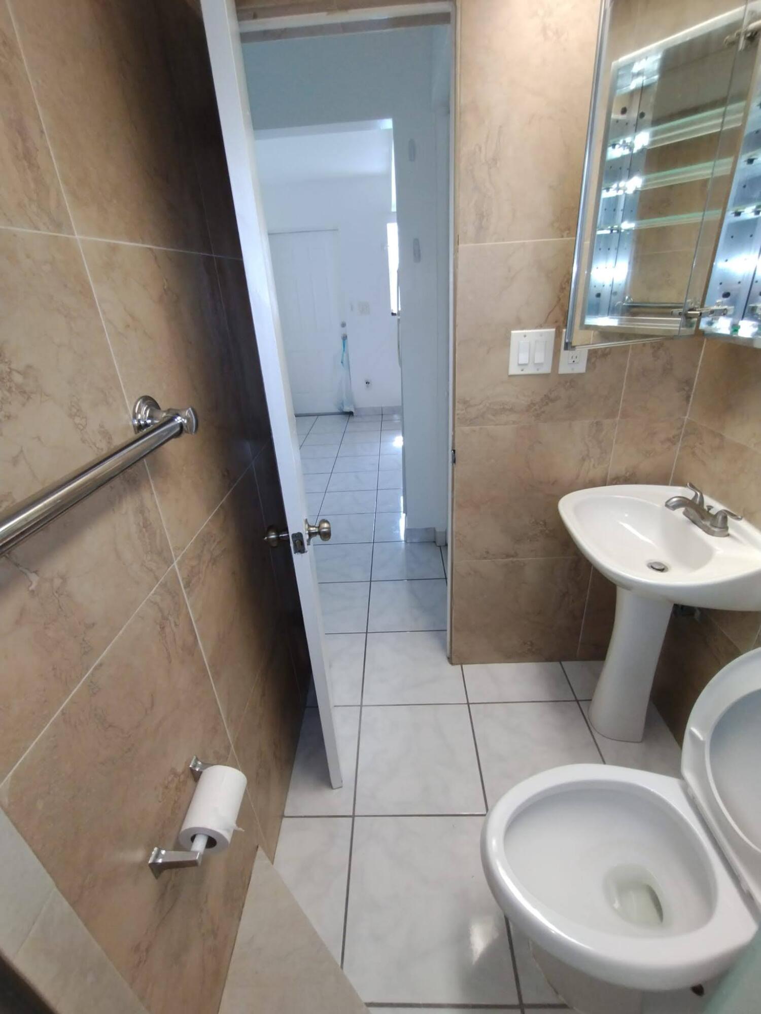 31 Sw 10th Street 2 Property Photo 11