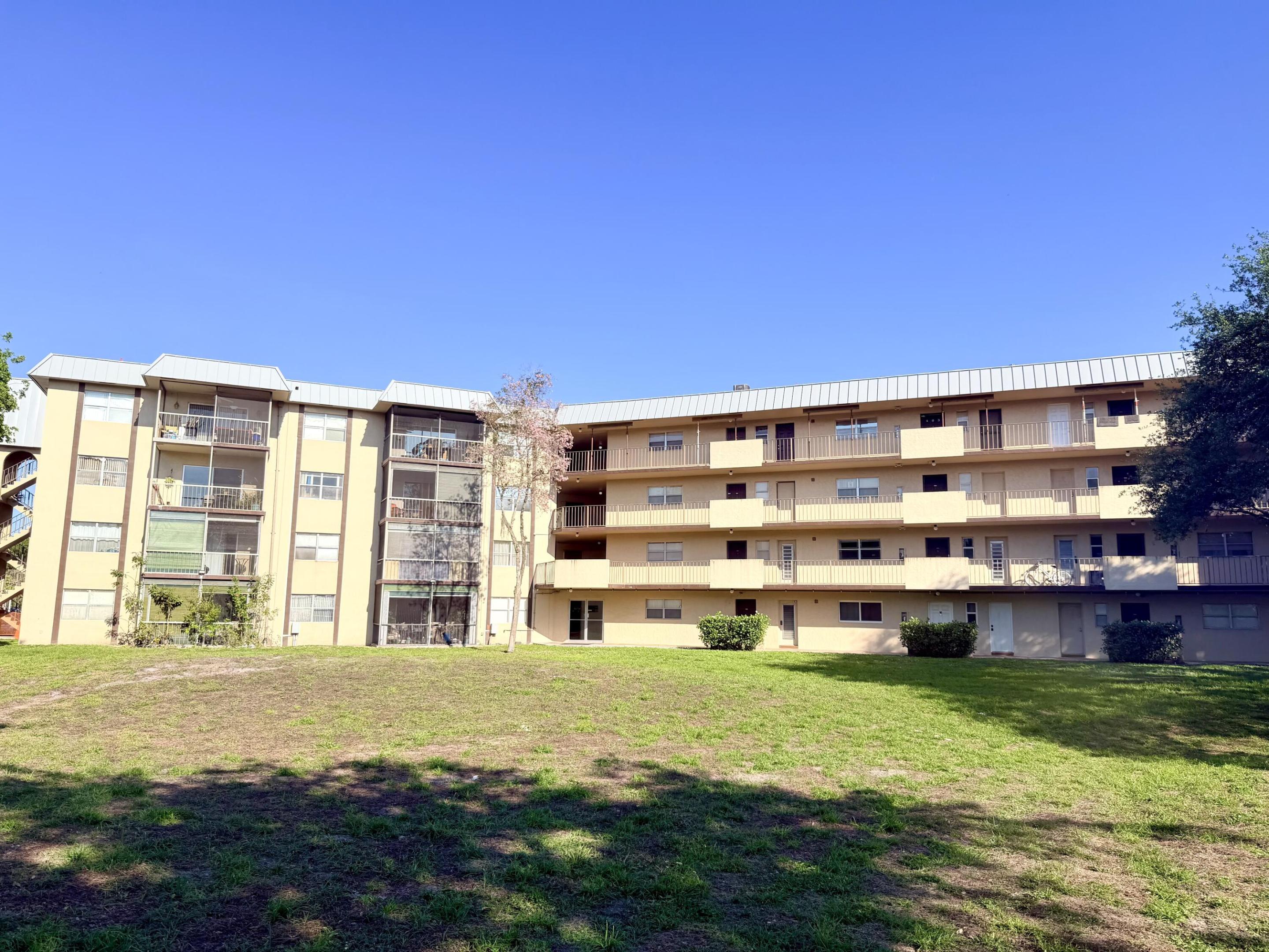 6260 S Falls Cir Drive 201 Property Photo 24