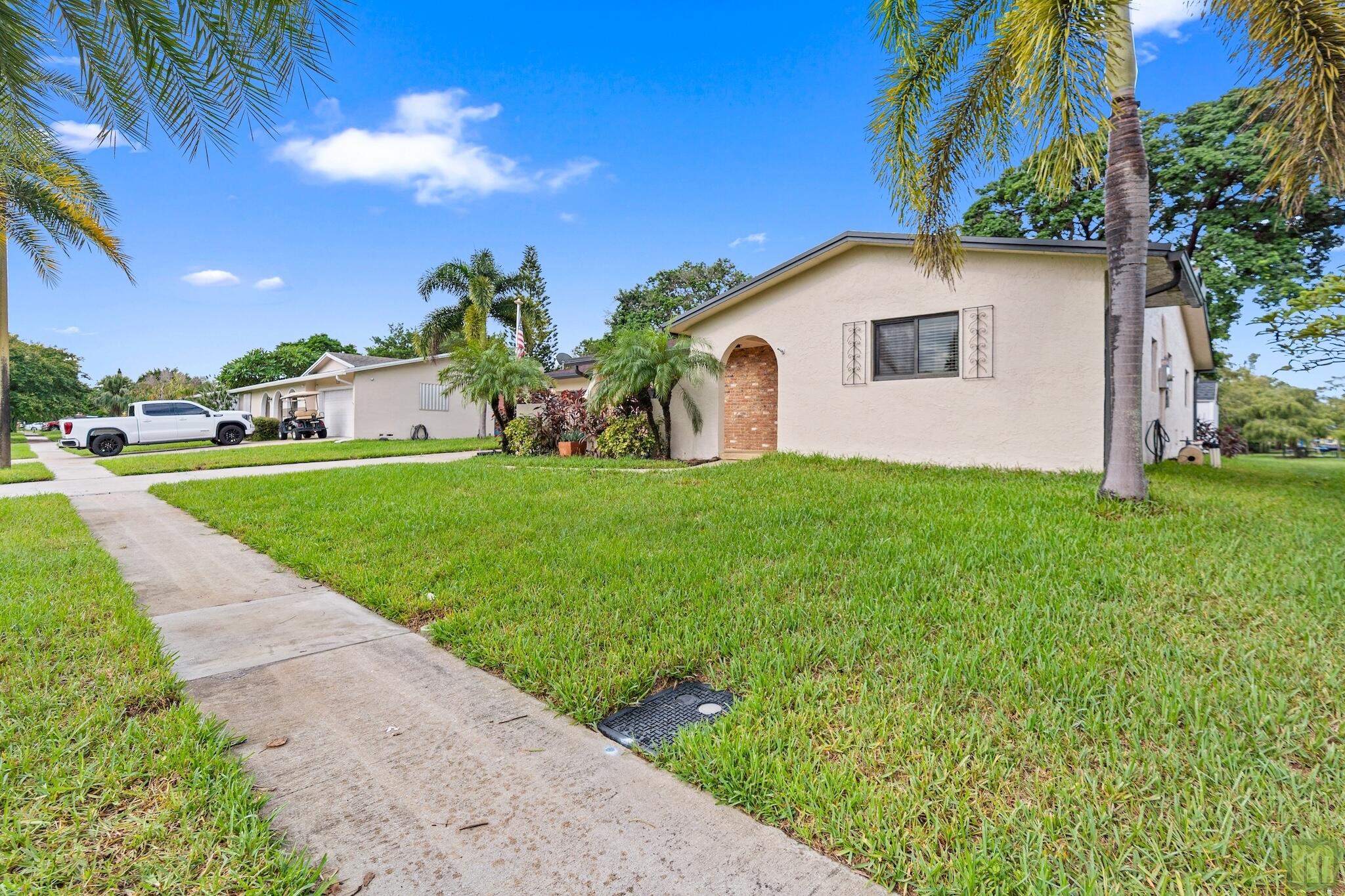 821 Nw 42nd Avenue Property Photo 4
