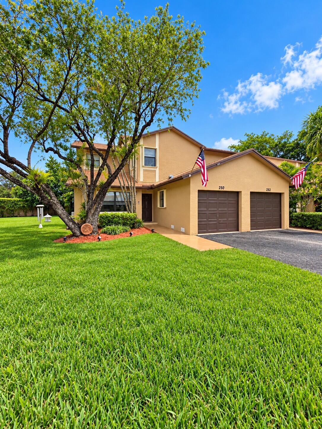 250 Lakeside Circle Property Photo 1