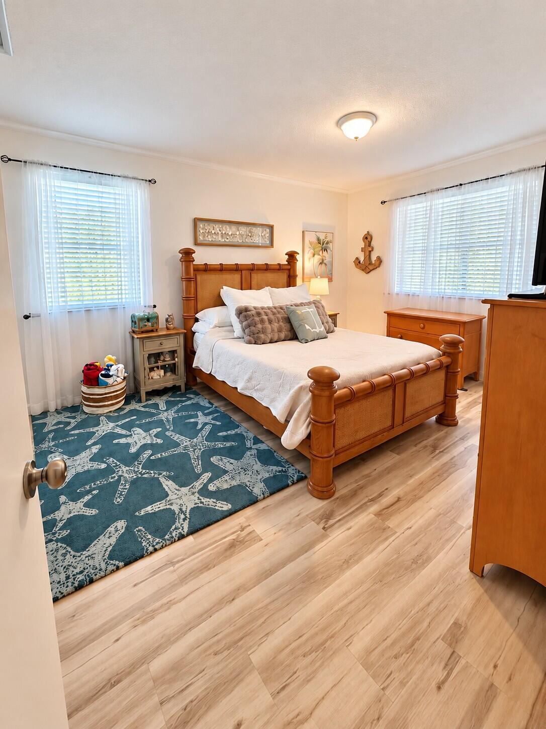 250 Lakeside Circle Property Photo 7