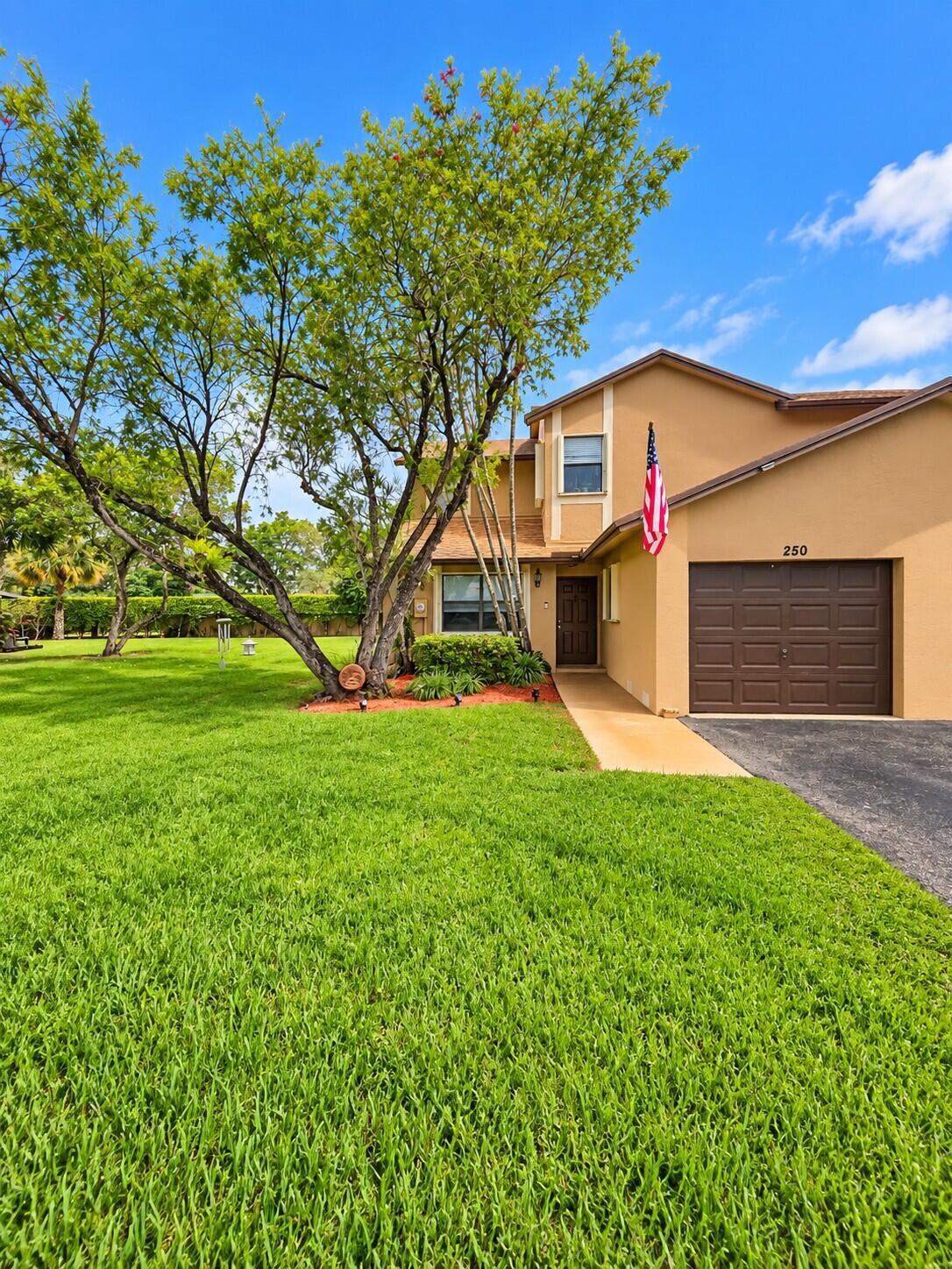 250 Lakeside Circle Property Photo 13