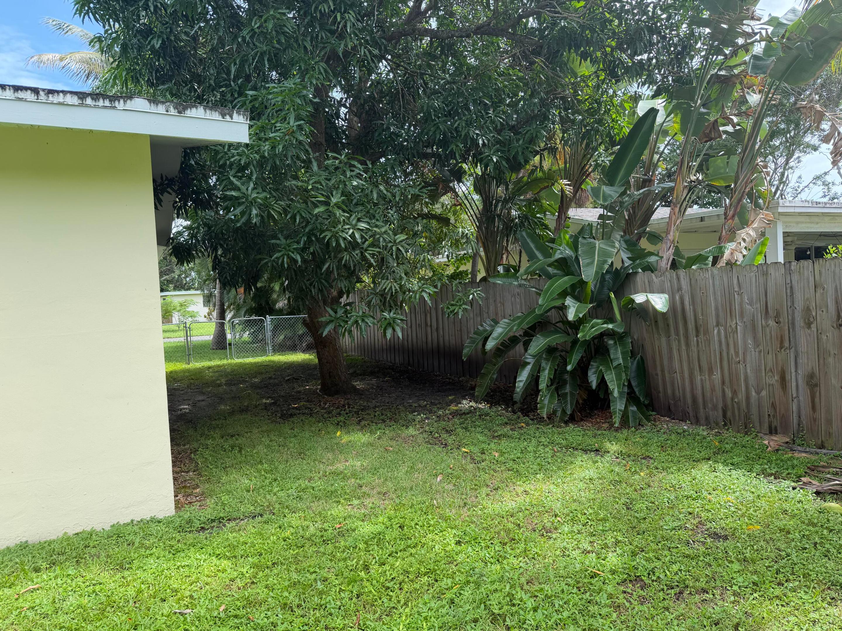 3035 Se 1st Street Property Photo 5