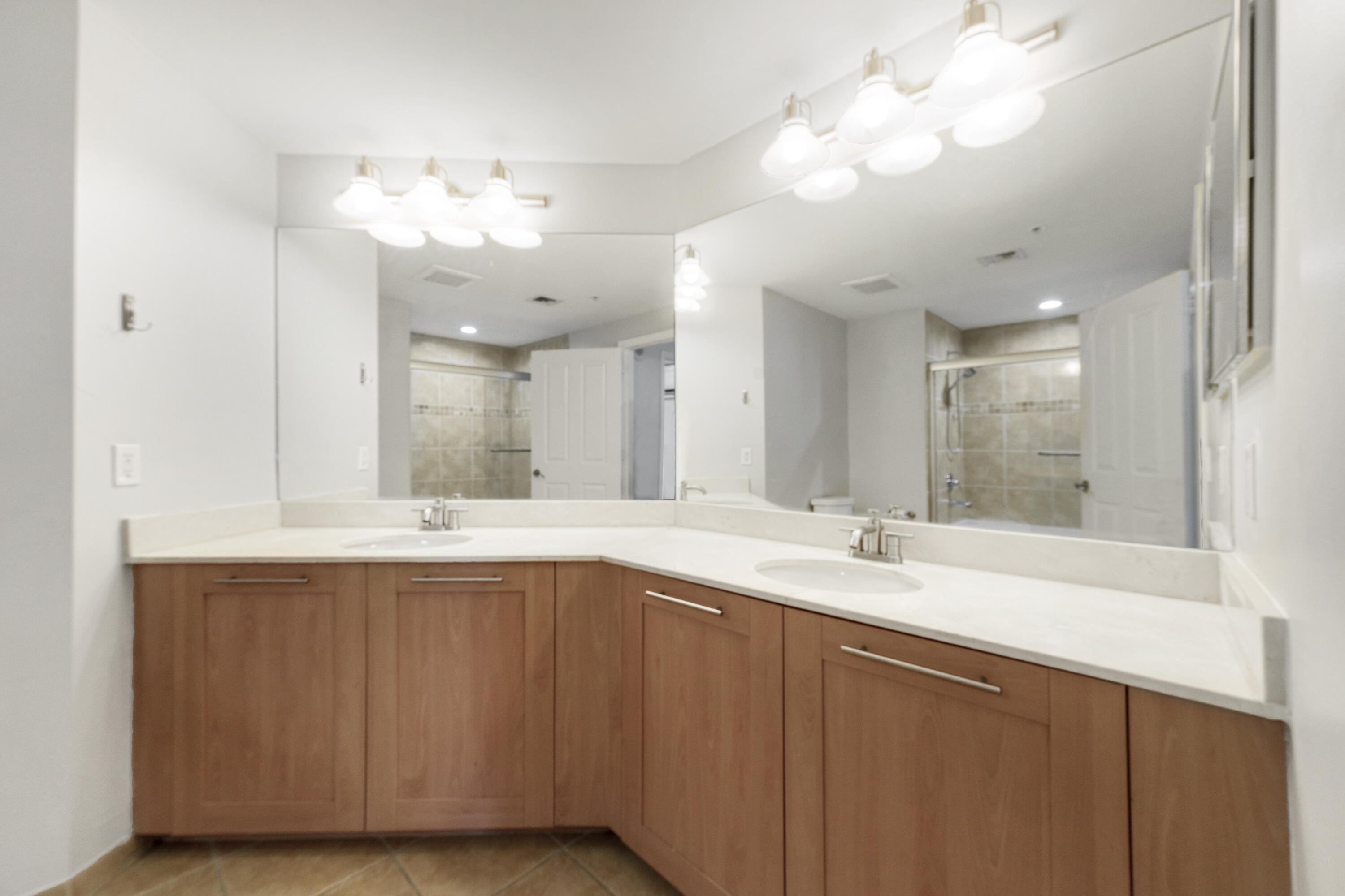 511 Se 5th Avenue 1116 Property Photo 24