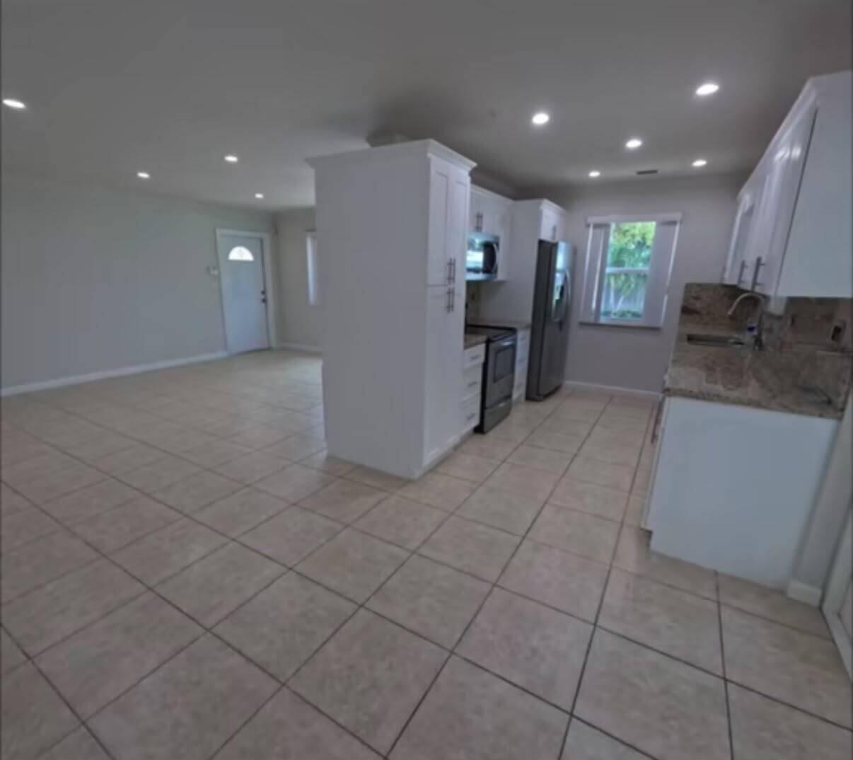6170 Harding Street Property Photo 4