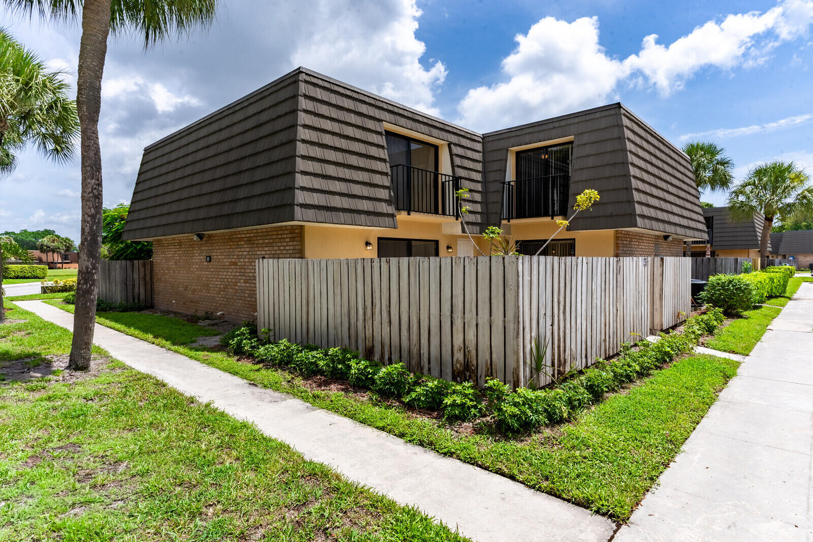 622 6th Way Property Photo 3