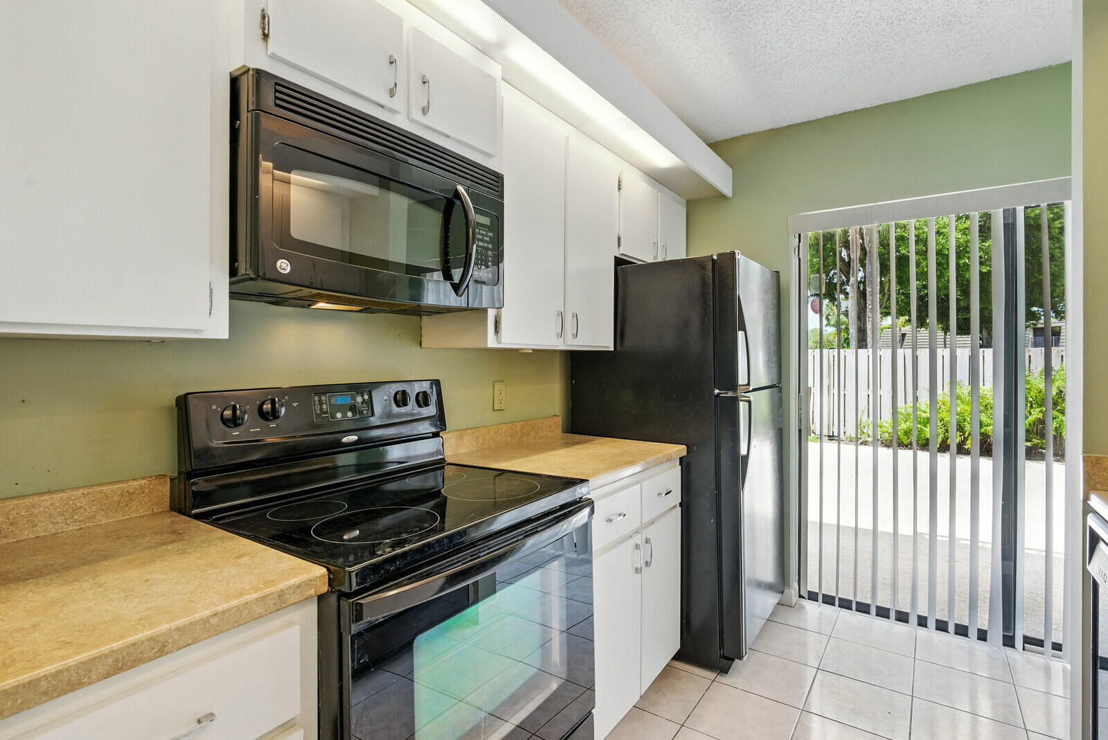 622 6th Way Property Photo 12