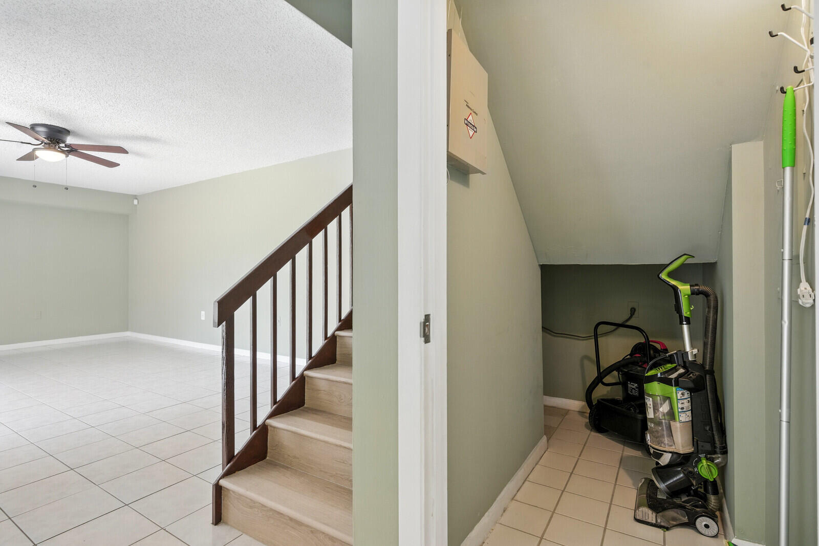 622 6th Way Property Photo 16