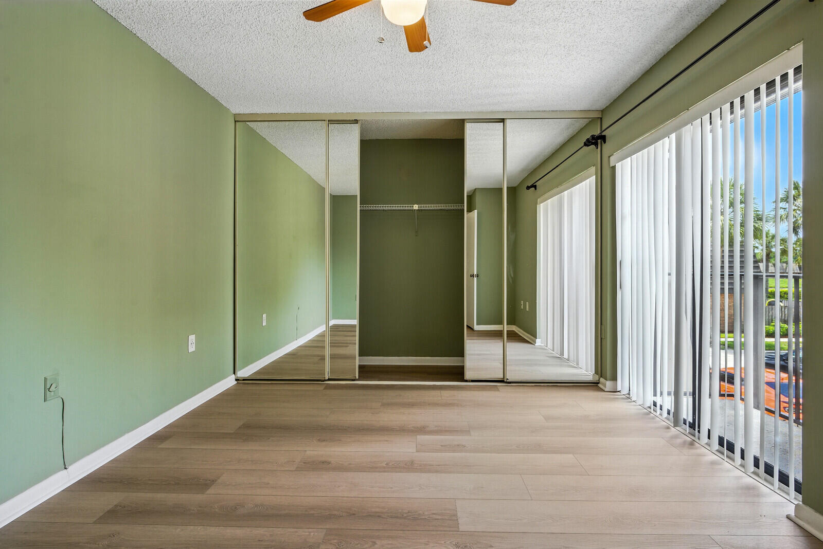 622 6th Way Property Photo 23