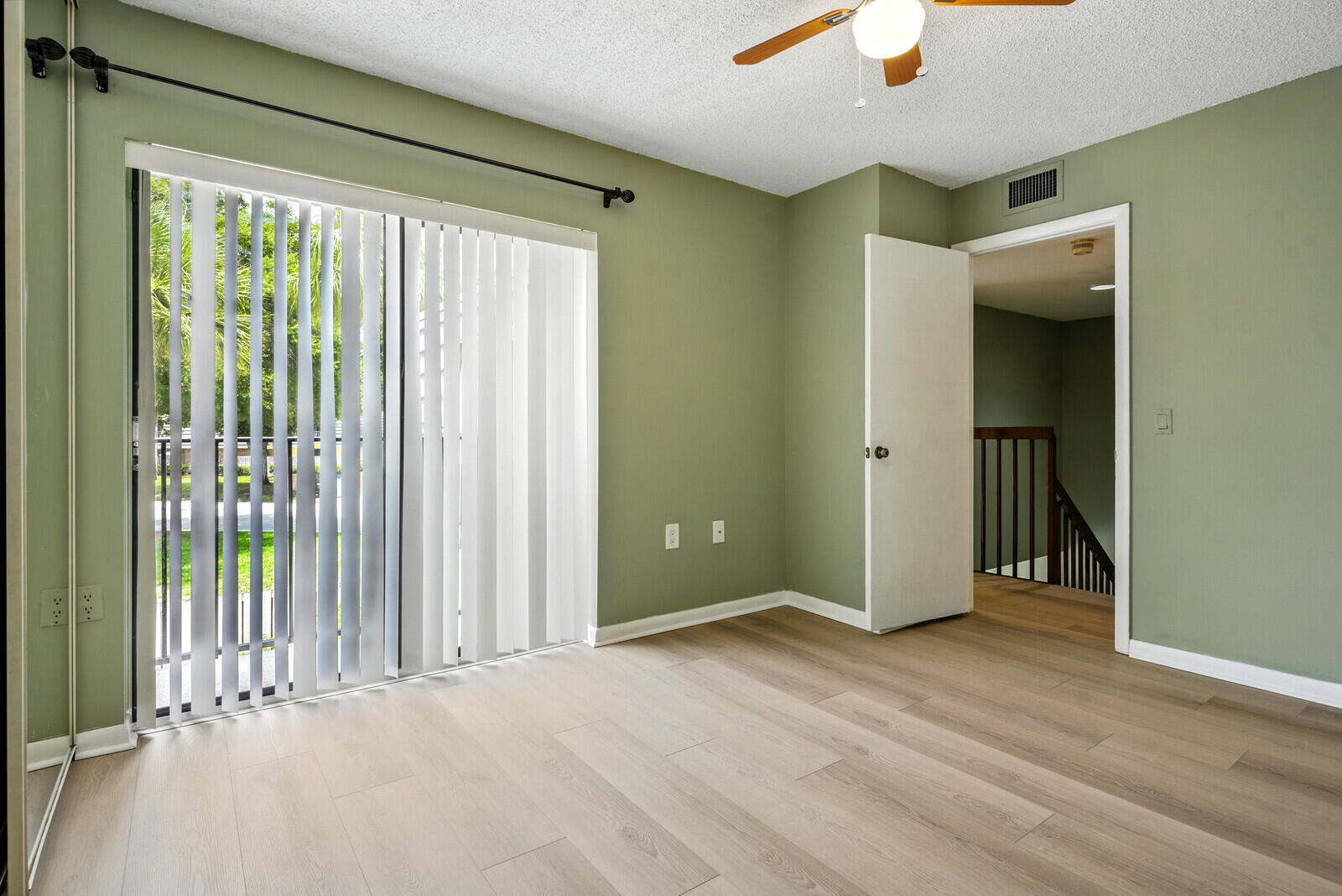 622 6th Way Property Photo 24