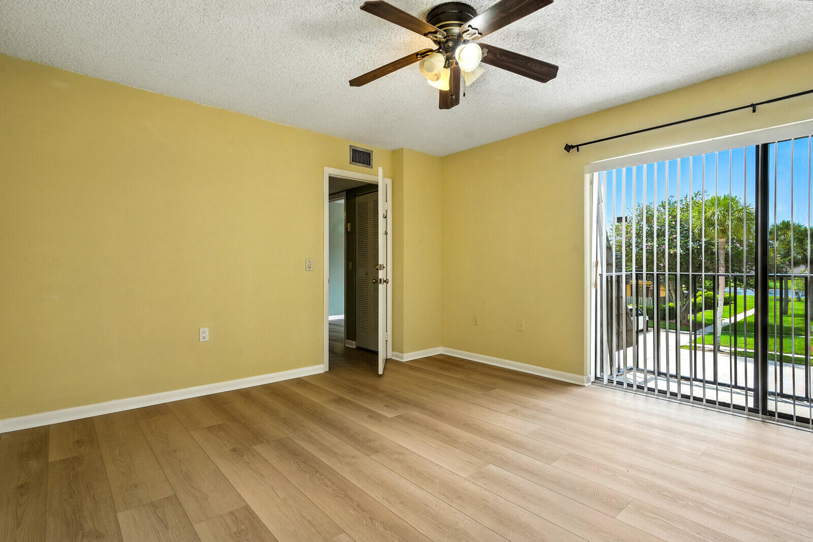 622 6th Way Property Photo 26
