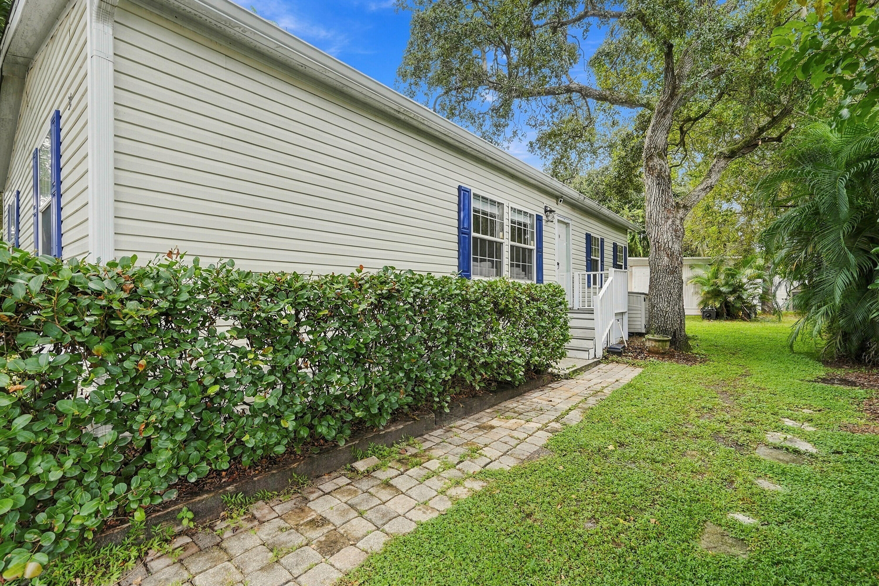 2555 Pga Boulevard 37 Property Photo 1